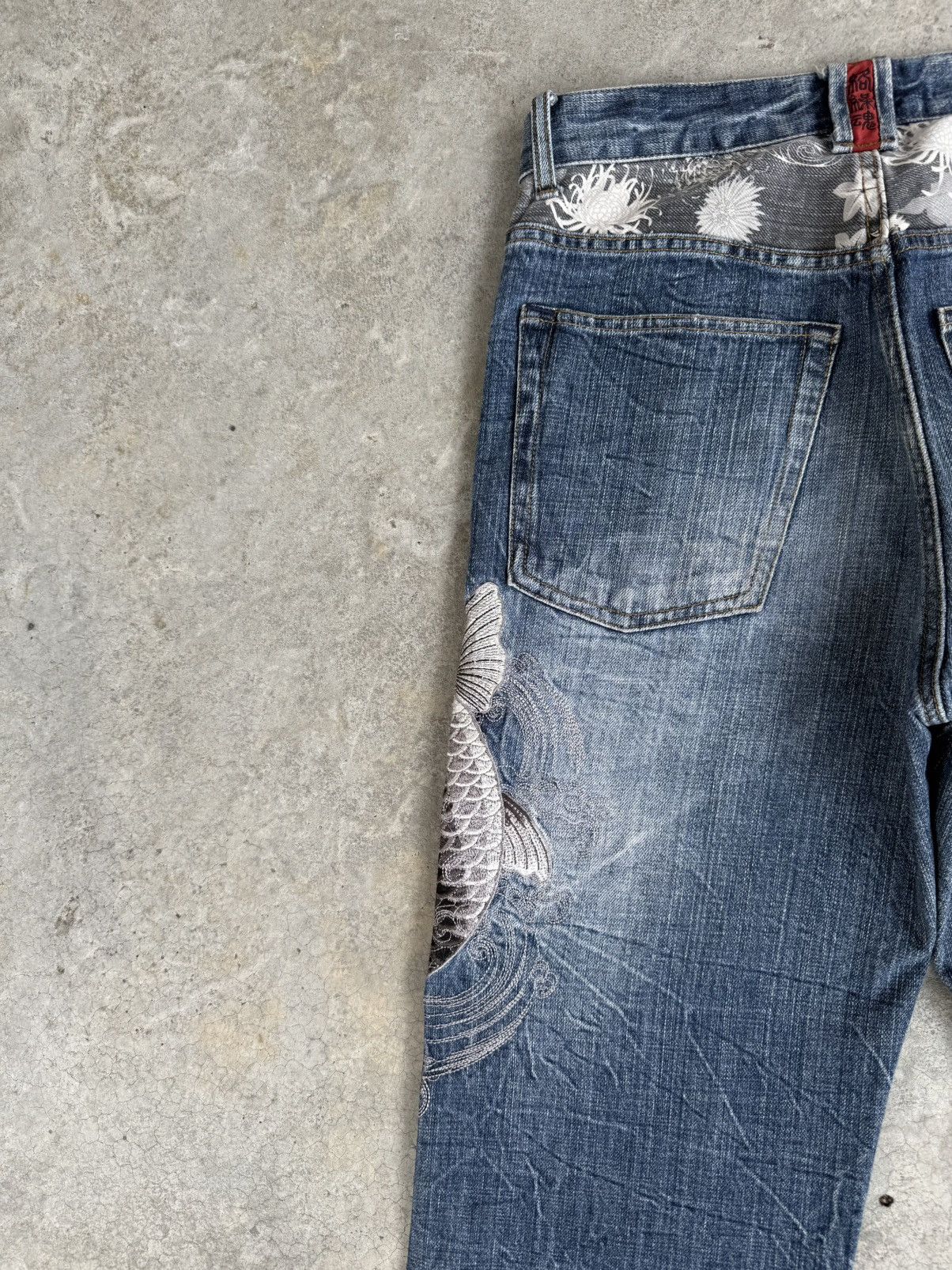 Karakuri Tamashii Karakuri Tamashii Embroidered Multipocket Distressed Size US 31 - 9 Thumbnail