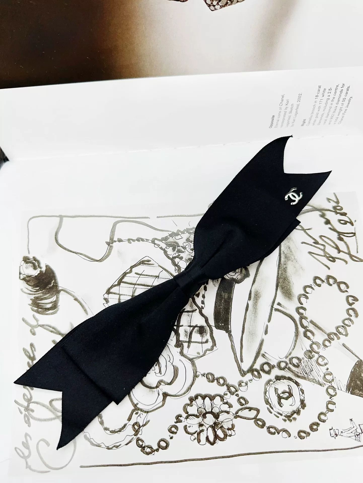 Chanel Chanel 21B Black Bow Hair Clip Size ONE SIZE - 1 Thumbnail
