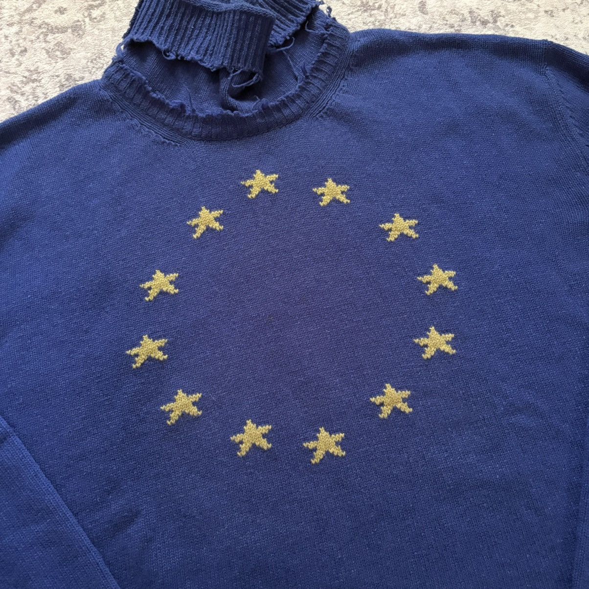 Vetements Vetements AW18 Europe Turtleneck Knit Sweater Oversized Size US XXL / EU 58 / 5 - 2 Thumbnail