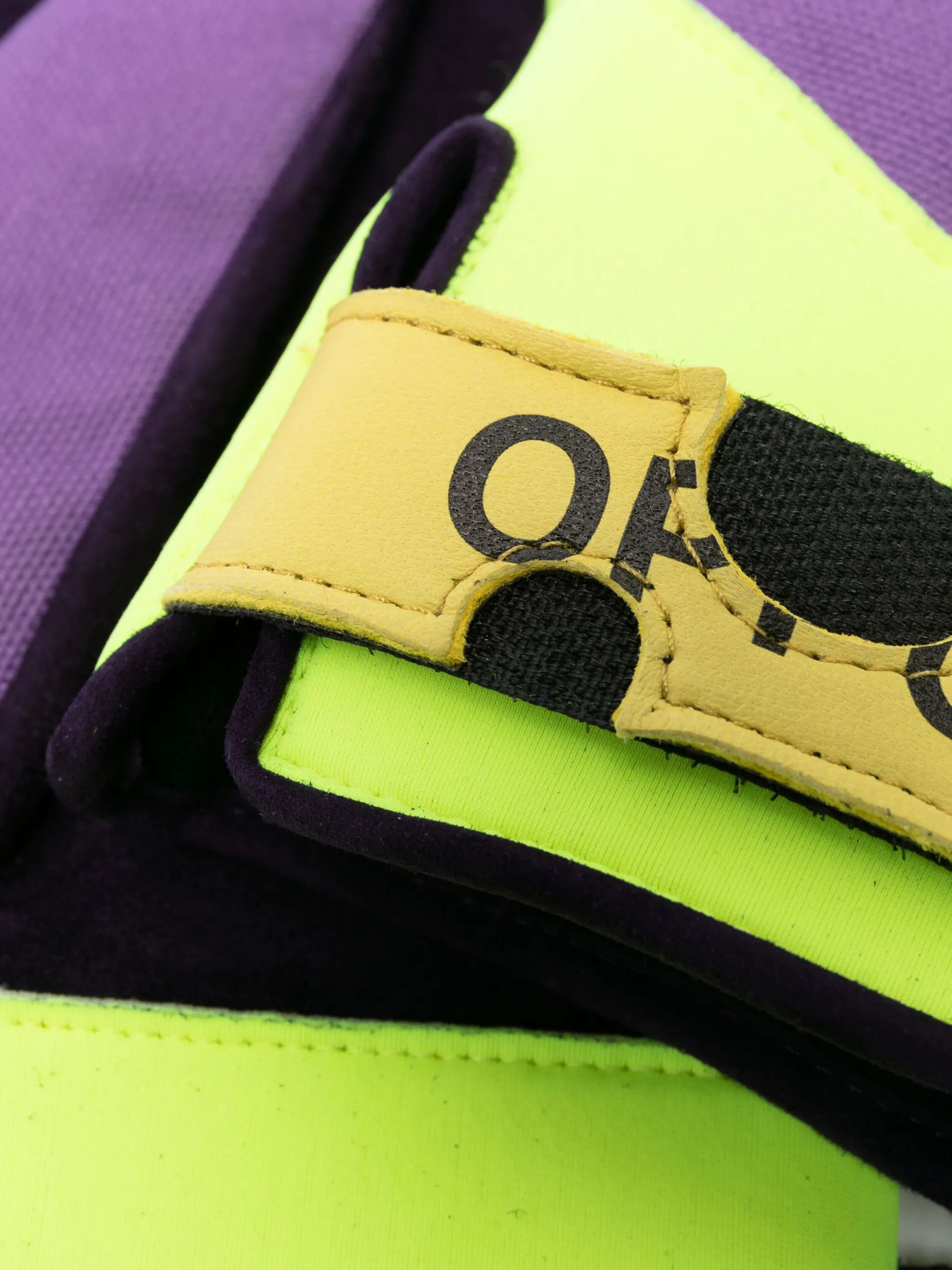 Off-White o1y0225 Size : 8 / Logo Gloves in Multicolor Size ONE SIZE - 2 Thumbnail