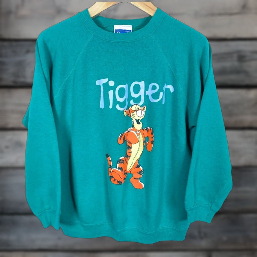 Disney VINTAGE Pooh 90s Winnie The Pooh Tigger Sweatshirt Raglan Sleeve Adult Large Green Crew Neck Pullover Cartoon Disney Women Size L / US 10 / IT 46 - 1 Thumbnail