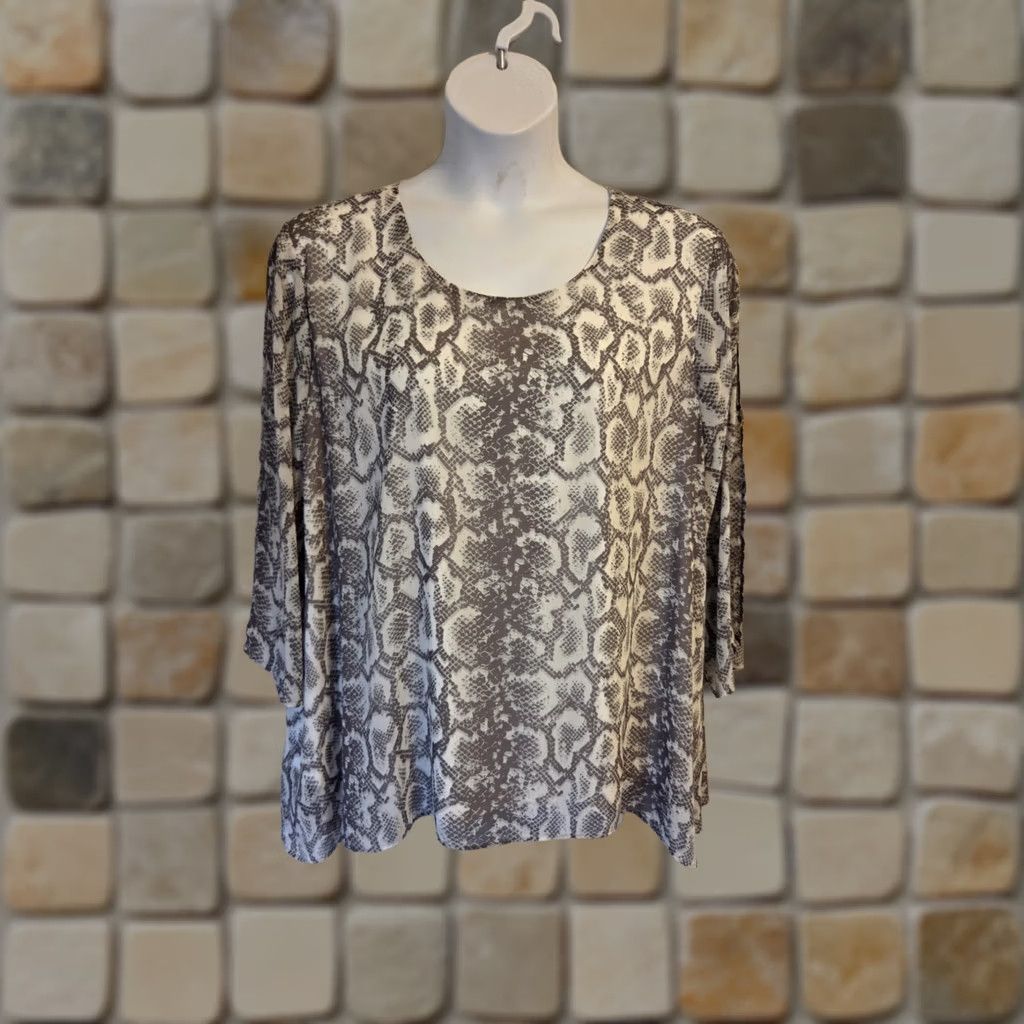 Vintage C Est. 1946 Blouse Gray White Animal Print Lined 3/4 Sleeve Size 22/24W Womens Size 3XL / US 20-22 - 1 Thumbnail