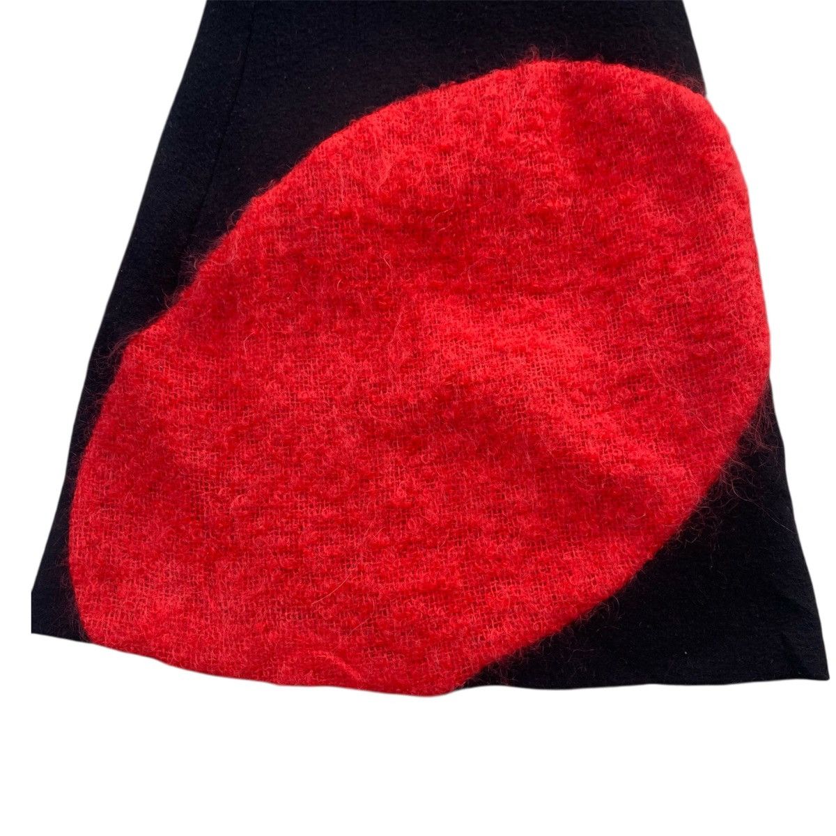 Dirk Van Saene Dirk Van Saene FW2007 Red Mohair Appliqué Skirt Size 26" / US 2 / IT 38 - 4 Thumbnail