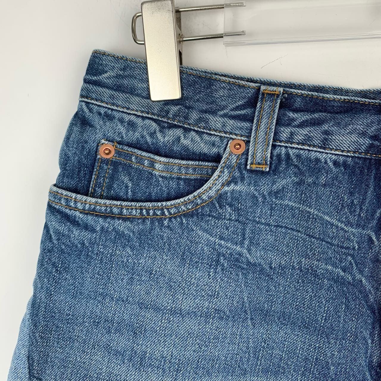 Gucci Gucci Womens High-Waisted Distressed Denim Shorts With Raw E Size 32" / US 10 / IT 46 - 3 Thumbnail