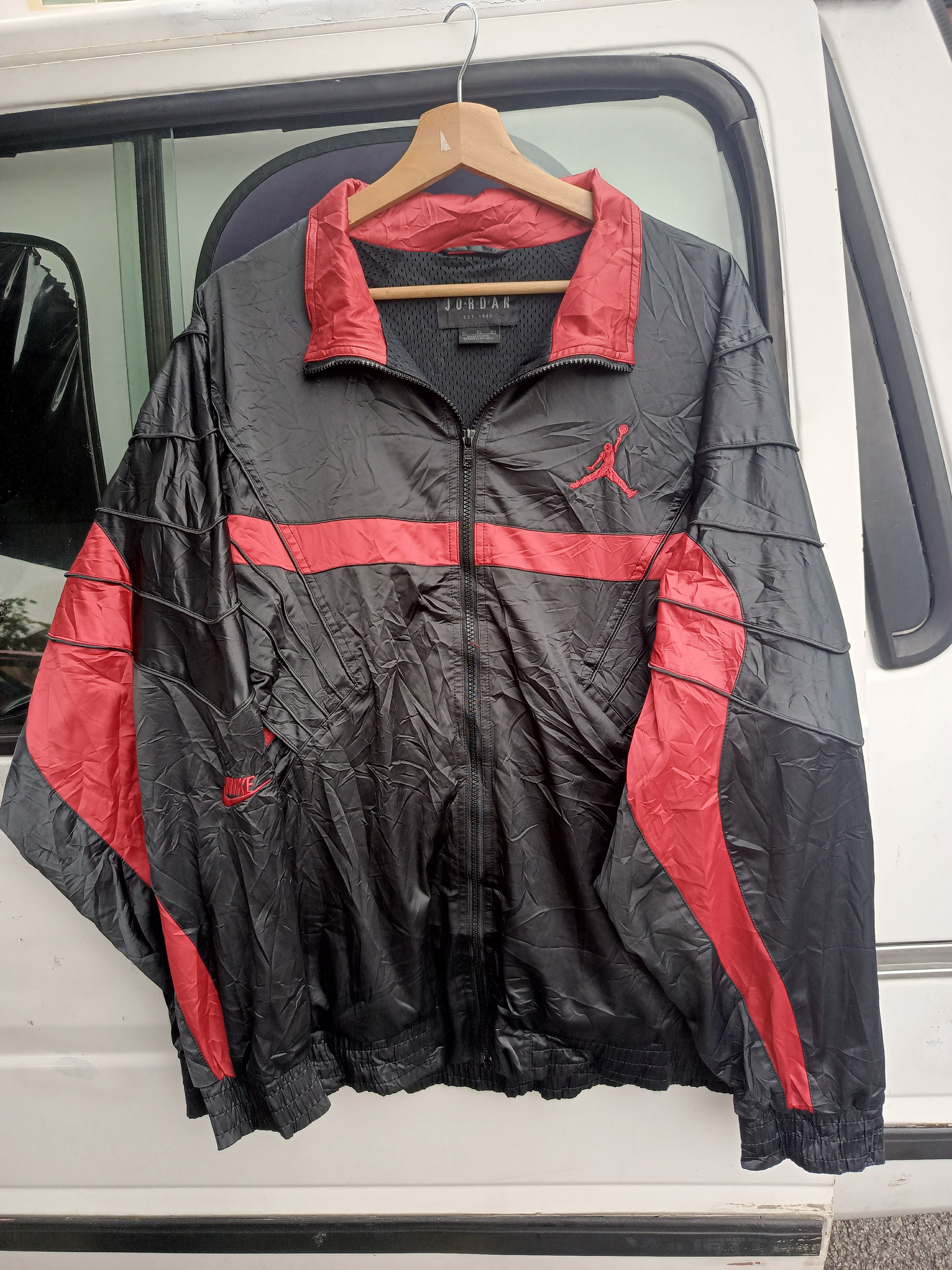 Jordan Brand Jordan Sportswear AJ 5 Satin Jacket in the "Black/Gym Red Size US XL / EU 56 / 4 - 1 Thumbnail