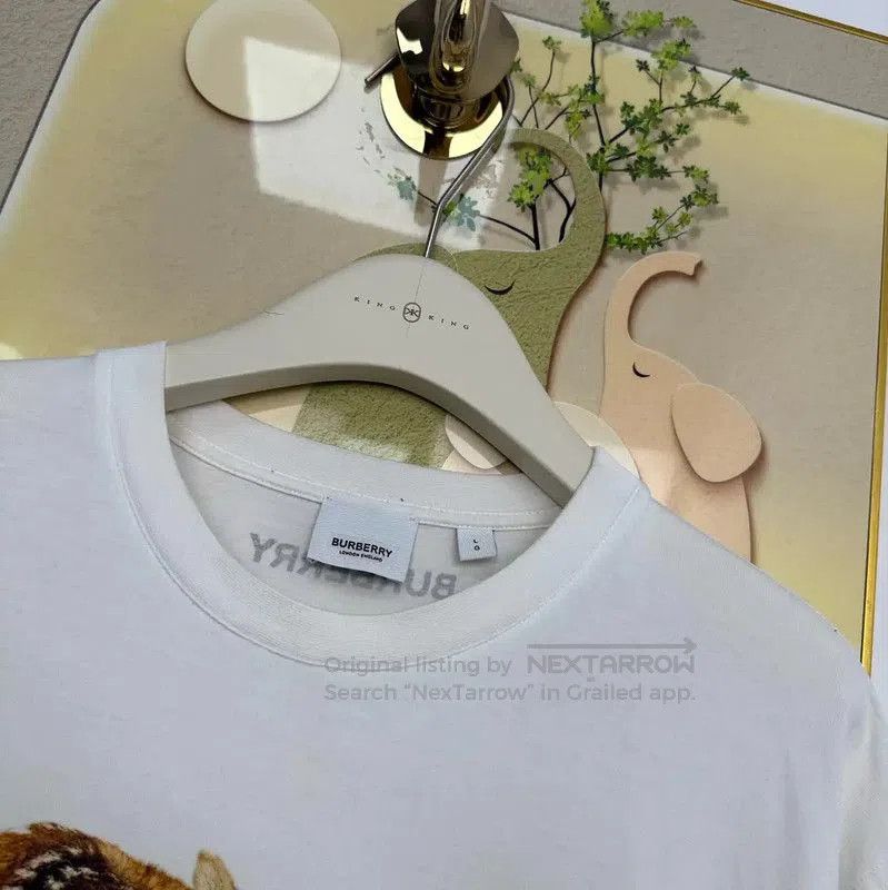 Burberry Burberry Summer White Cotton Graphic T-Shirt. Size L / US 10 / IT 46 - 3 Thumbnail