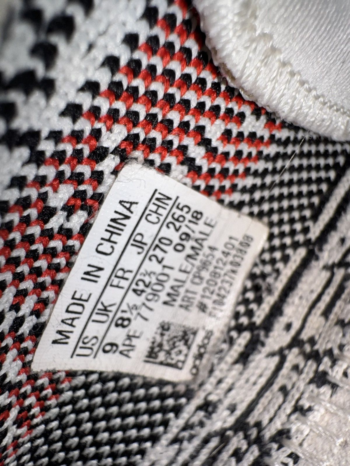 Adidas Yeezy boost 350 V2 “zebra” Size US 9 / EU 42 - 6 Thumbnail