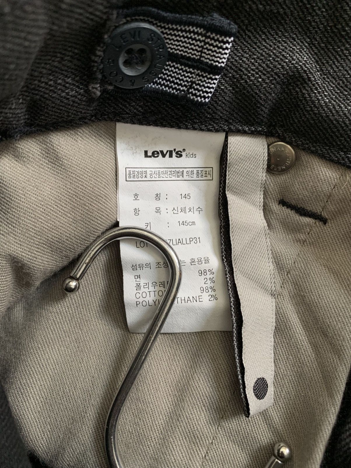 Levi's Vintage Clothing Vintage Levi’s Engineered 1999 Black Coated Jeans Size US 26 / EU 42 - 7 Thumbnail