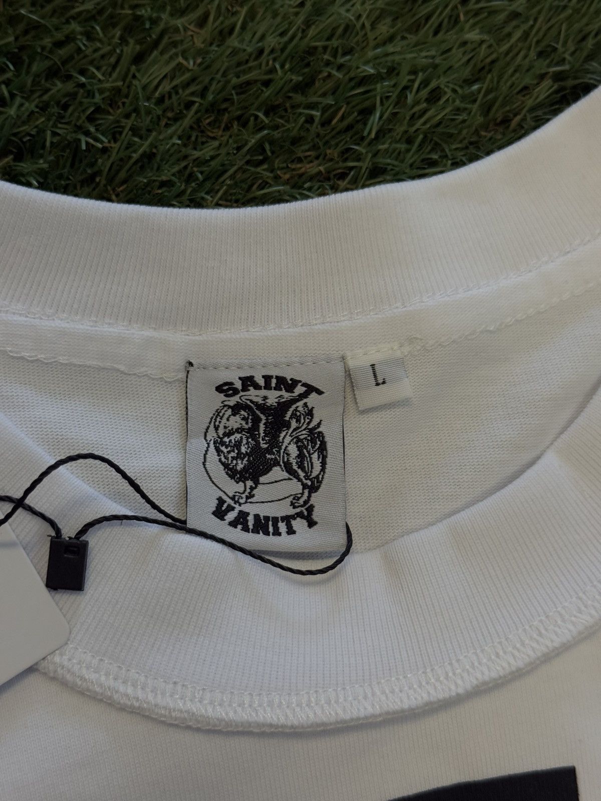 Saint Vanity Saint Vanity White Griffins Tee Shirt Size Large (NEW) Size US L / EU 52-54 / 3 - 6 Thumbnail