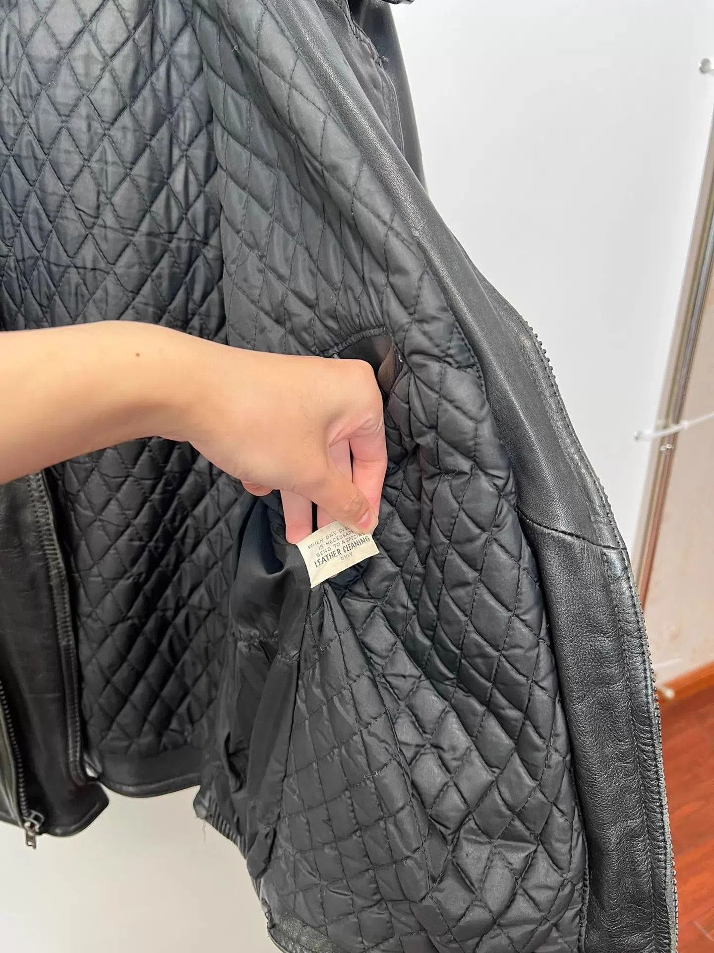 Harley Davidson Black Leather Jacket with Zip Pockets - Size L. Size US L / EU 52-54 / 3 - 6 Thumbnail