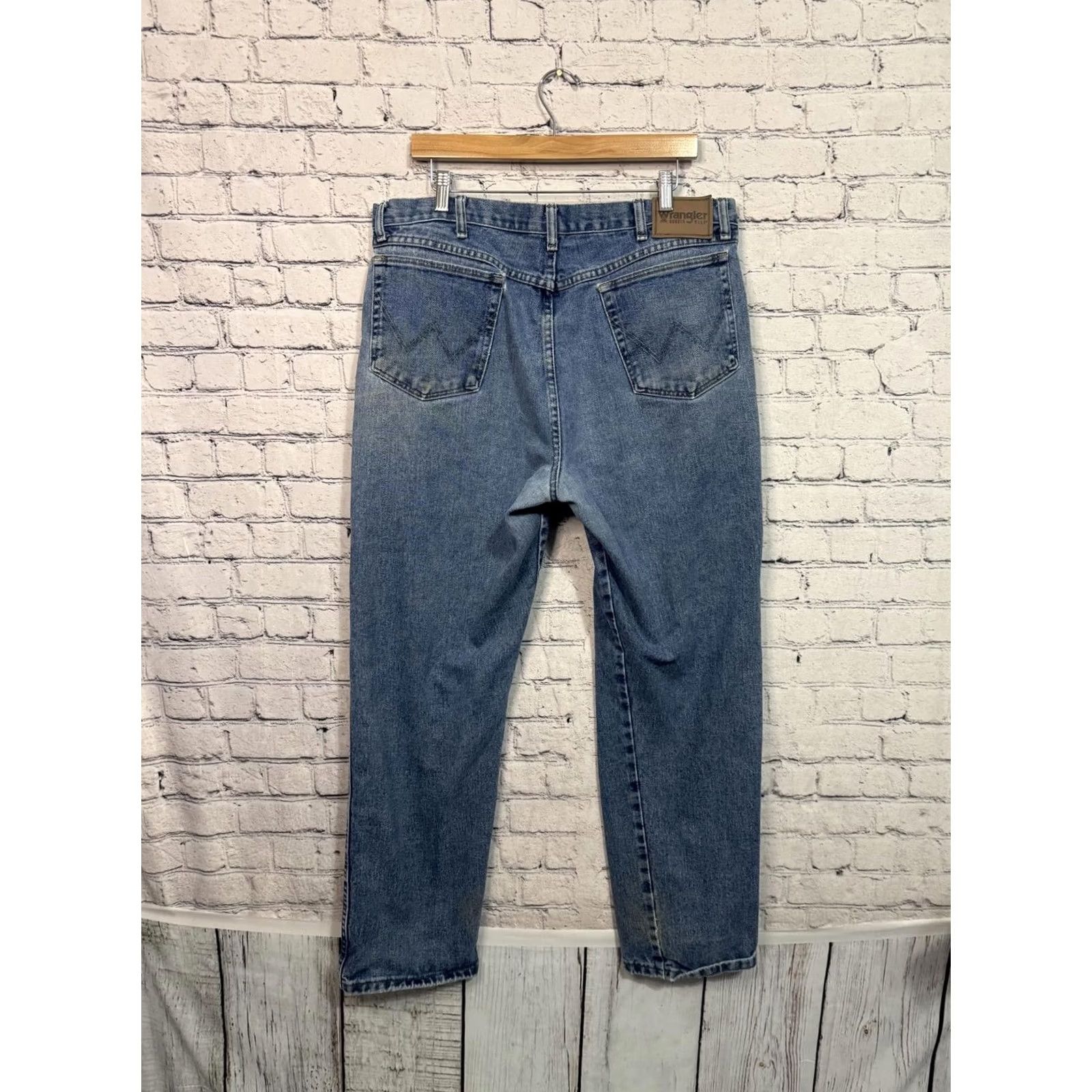 Wrangler Wrangler Jeans Rugged wear Denim Men's Blue 38x32 Regular Solid Button Jeans Body Size US 38 / EU 54 - 6 Thumbnail