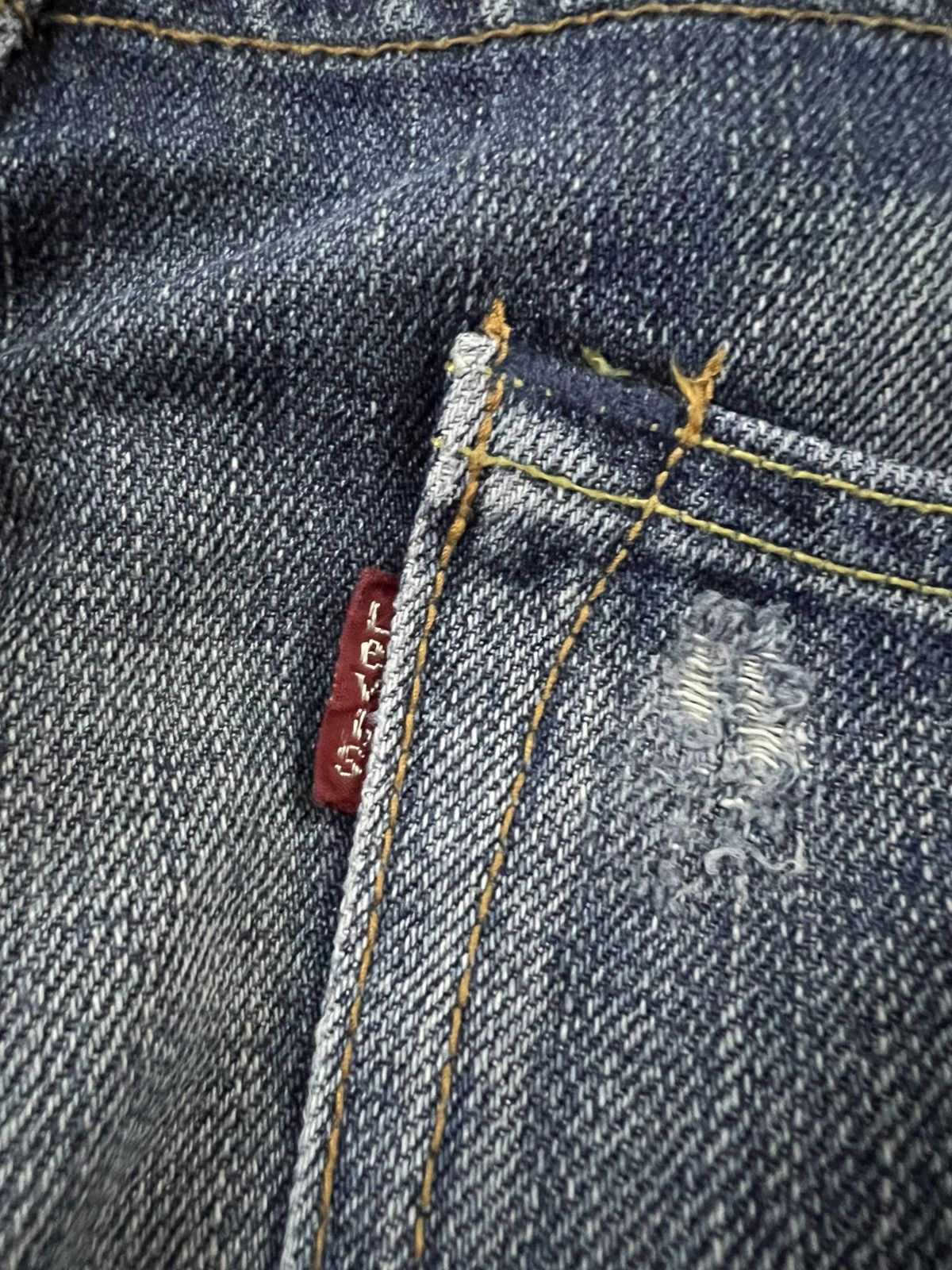 Levi's VINTAGE LEVIS 505 DISTRESSED JEANS Size US 32 / EU 48 - 21 Thumbnail