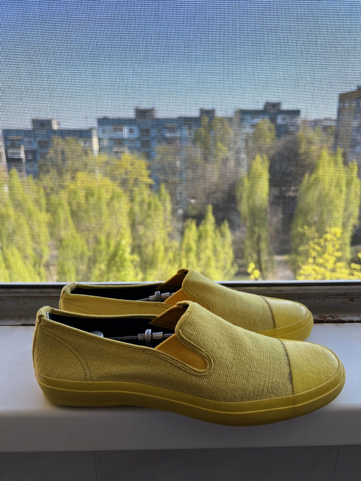 Yohji Yamamoto Yohji Yamamoto SS98 Elton John Slip-On Sneakers Size US 9 / EU 42 - 4 Thumbnail