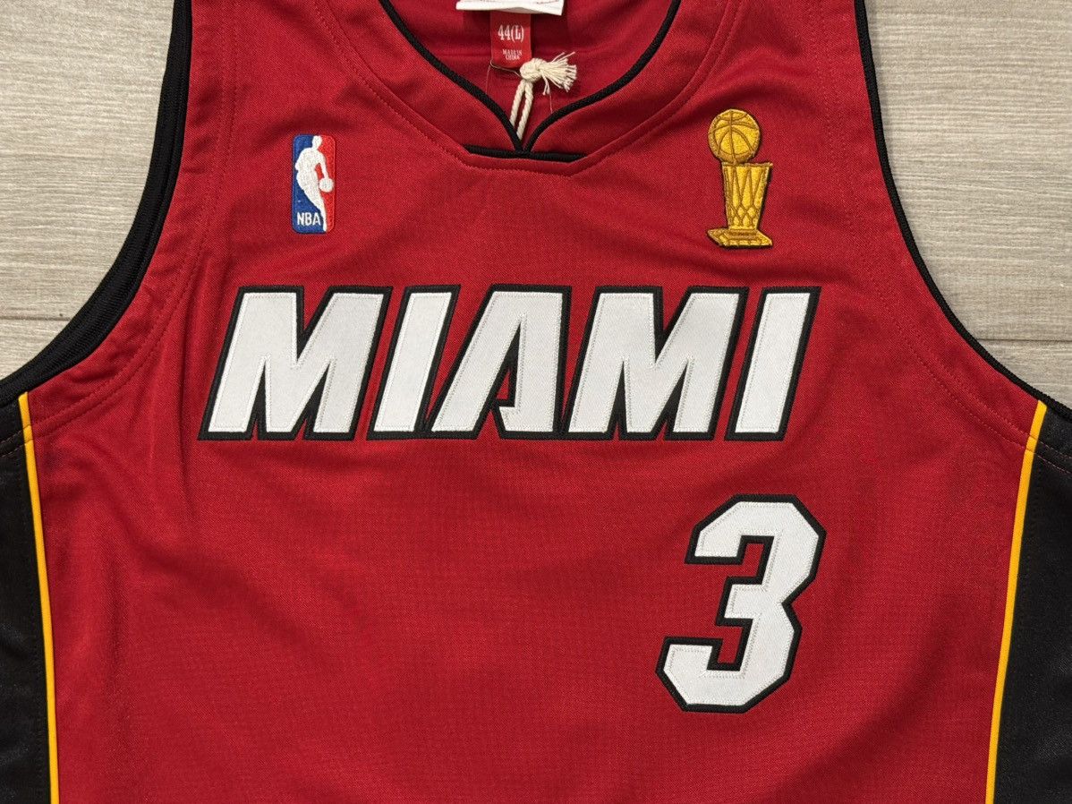Mitchell & Ness Mitchell & Ness Dwyane Wade Miami Heat Authentic Jersey 44 L Size US L / EU 52-54 / 3 - 3 Thumbnail