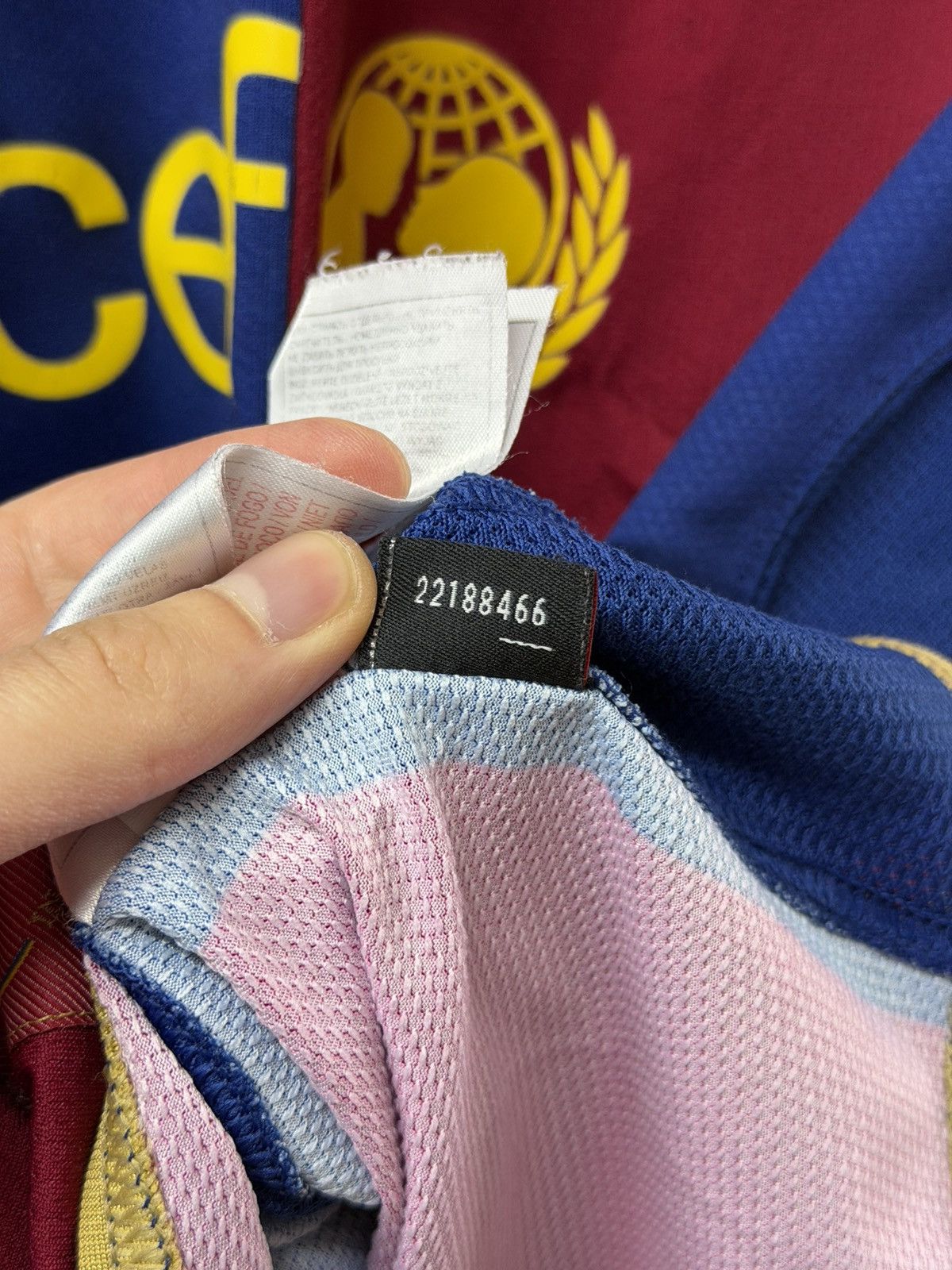 Nike Vintage Nike Barcelona #10 Ronaldinho 2007/08 Jersey Shirt Size US M / EU 48-50 / 2 - 12 Thumbnail