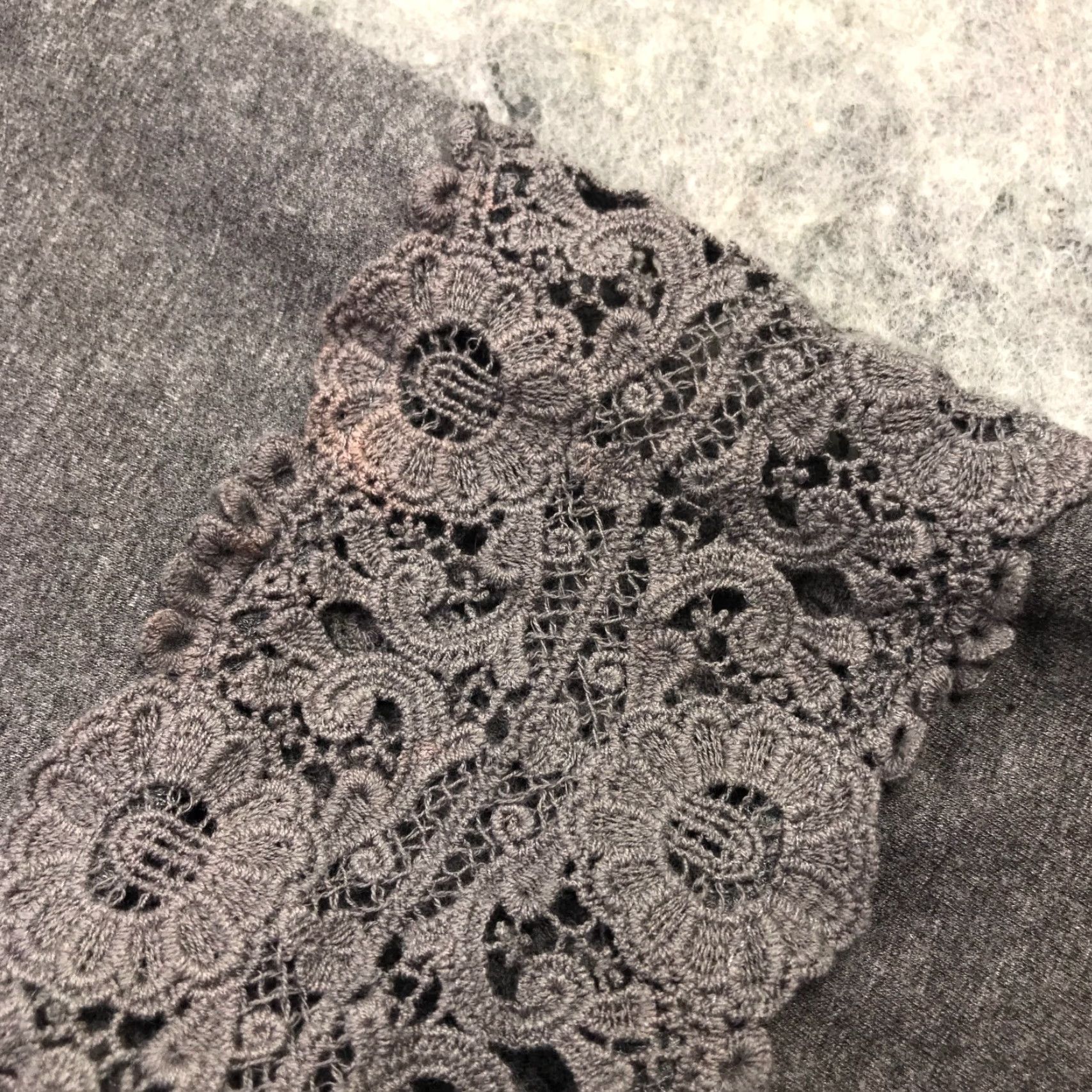 Vintage Eyeshadow Shirt Women Small Gray V-Neck Long Sleeve Crochet Lace Trim Stretch Casual Top Lacey Gray Women S V-Neck Tops 90s Inspired? (No, avoid 90s) Size S / US 4 / IT 40 - 4 Thumbnail