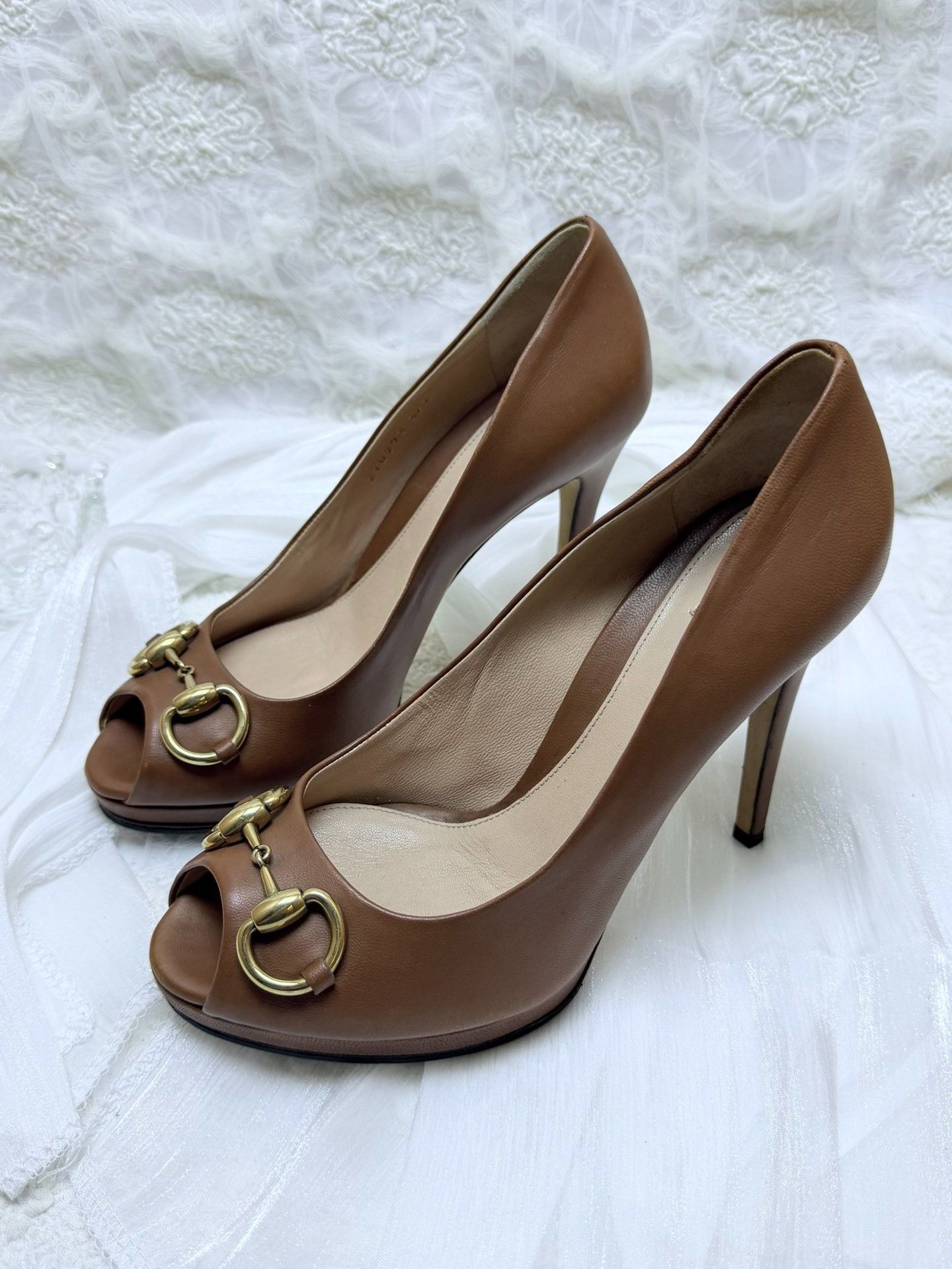 Gucci Gucci Brown Lowtop Sneakers us_6-5 Women Size US 6.5 / IT 36.5 - 1 Thumbnail