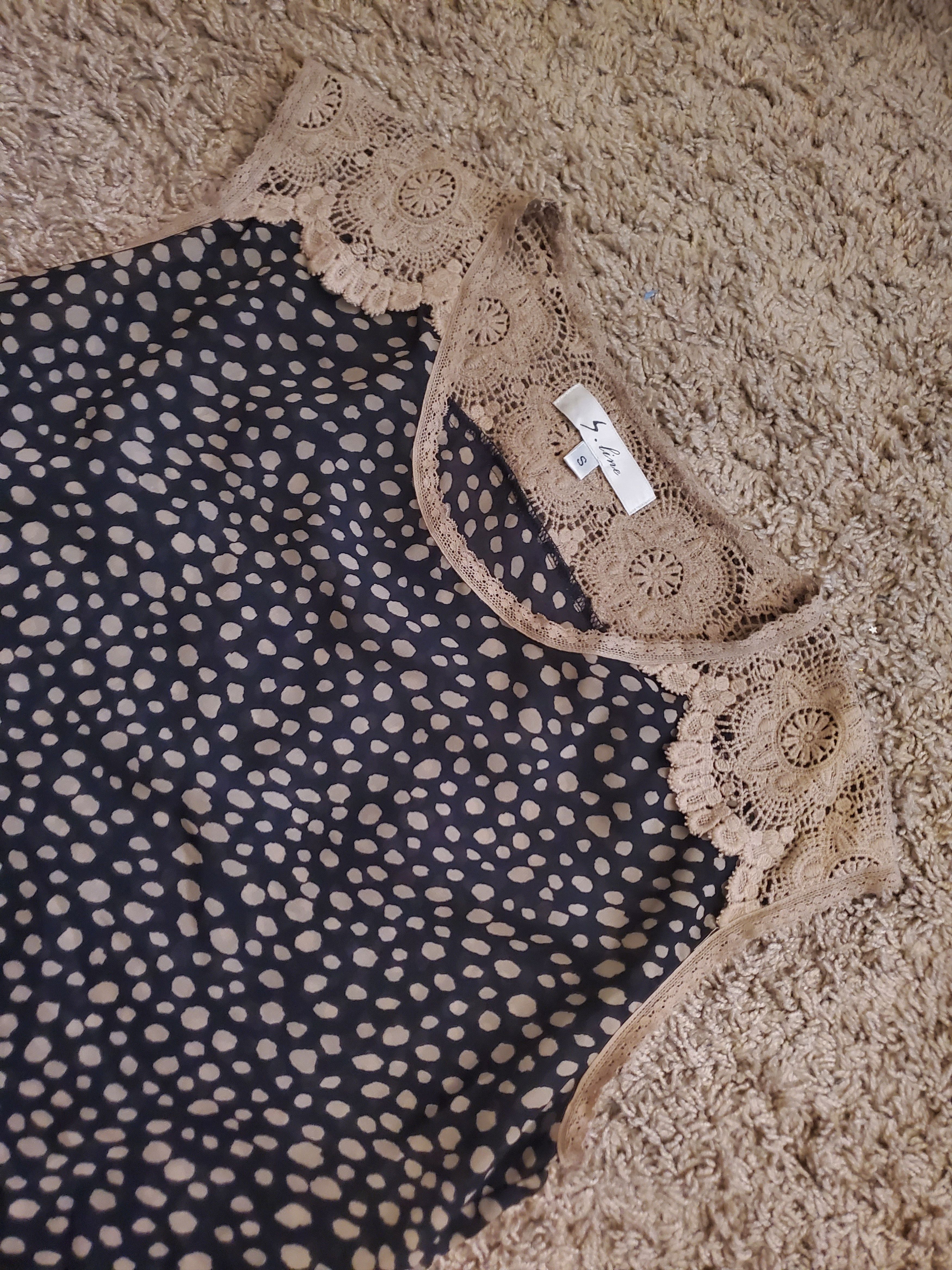 Other Black + tan sleeveless blouse with lace accents (size s) Size S / US 4 / IT 40 - 3 Thumbnail