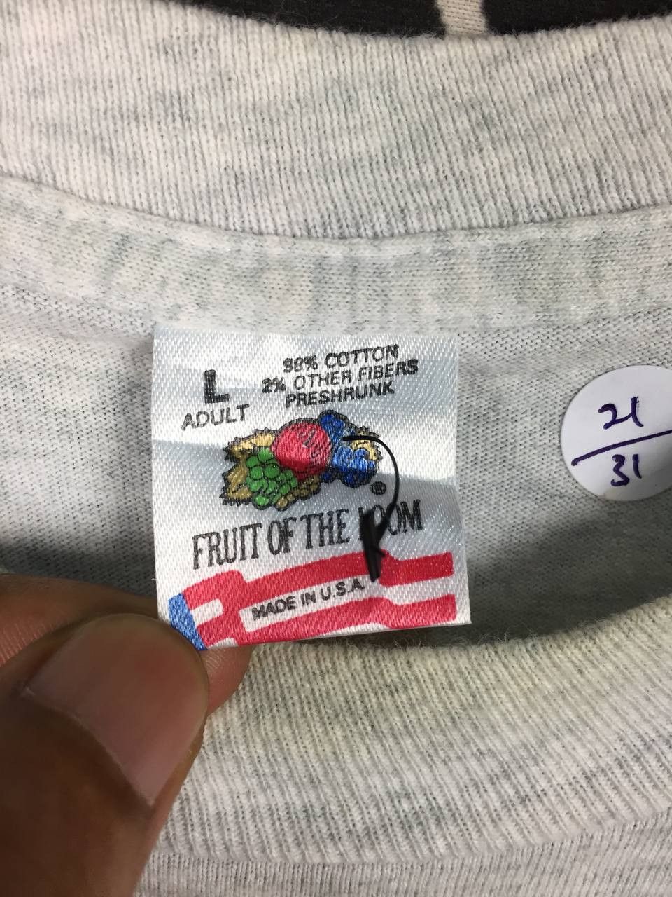 Fruit Of The Loom × Vintage Vtg 90s FOTL Taking Afternoon Tea History Single Stitch Tee Size US L / EU 52-54 / 3 - 10 Thumbnail
