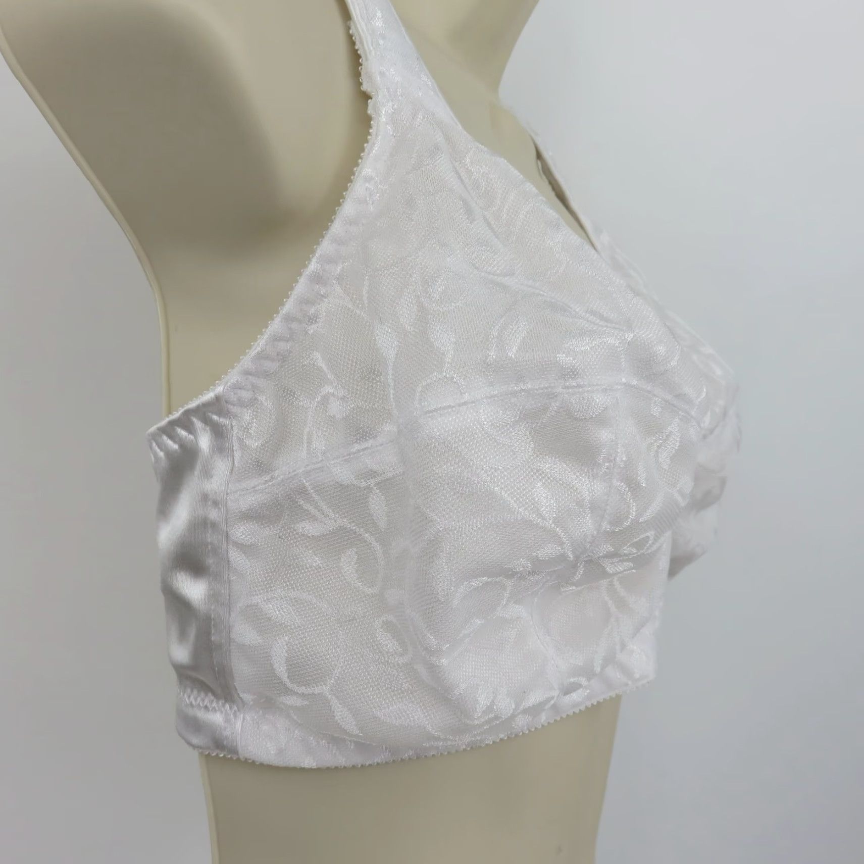 Vintage Playtex 46C Bra White Leaf Front Close No Wire Wireless Unlined Women Plus Size T-Shirt Bra Size ONE SIZE - 3 Thumbnail