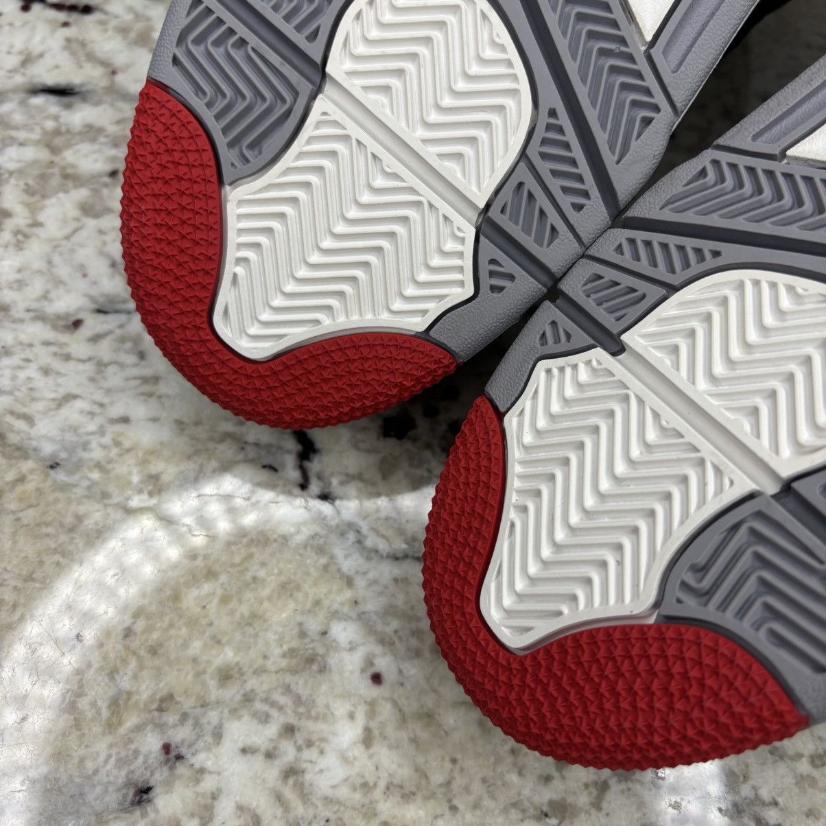 Jordan Brand Size 10.5 - Jordan 4 Retro OG Bred 2019 WORN 2-3x W/Box Size US 10.5 / EU 43-44 - 12 Thumbnail
