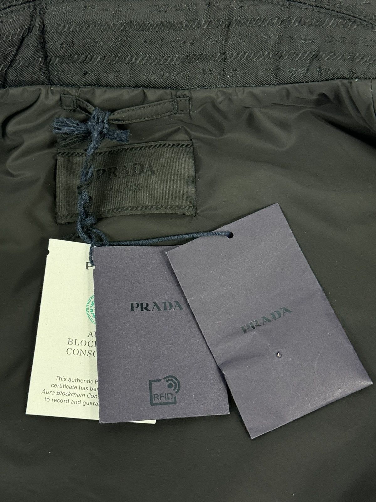 Prada LOGO PRINT VEST Size US L / EU 52-54 / 3 - 16 Thumbnail