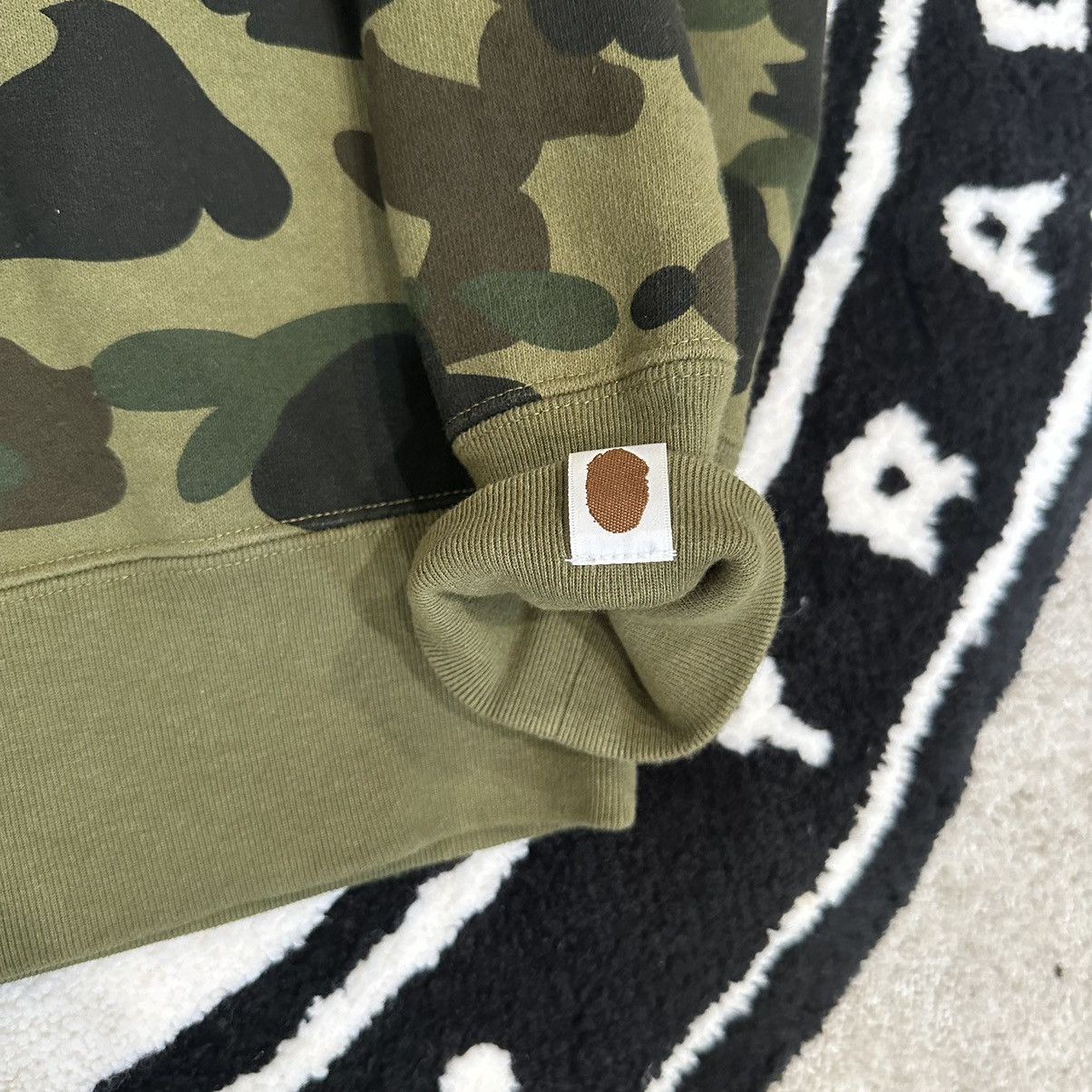 Bape Bape 1st Camo Studs Crewneck Size US L / EU 52-54 / 3 - 5 Thumbnail