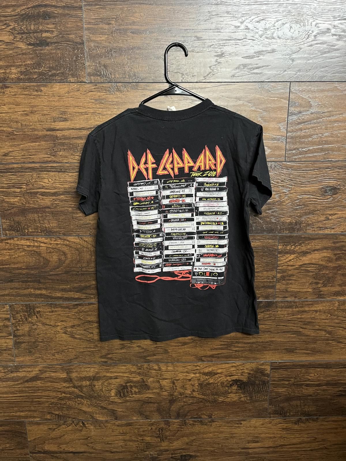 Designer Def Leppard Tour 2018 T-shirt - Def Leppard Shirt Merch Size US S / EU 44-46 / 1 - 2 Thumbnail