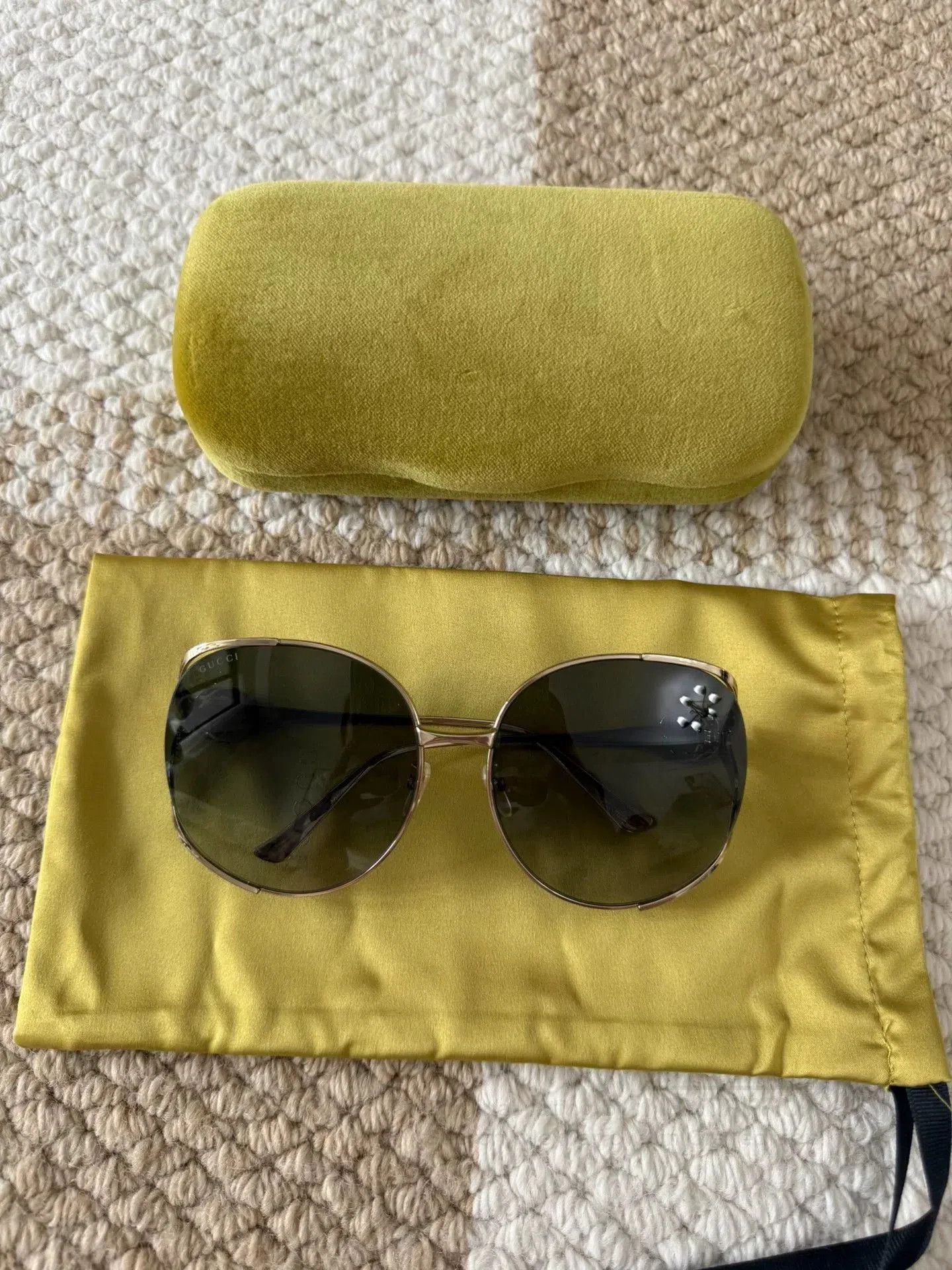Gucci Gucci Classic Sunglasses. Size ONE SIZE - 2 Thumbnail