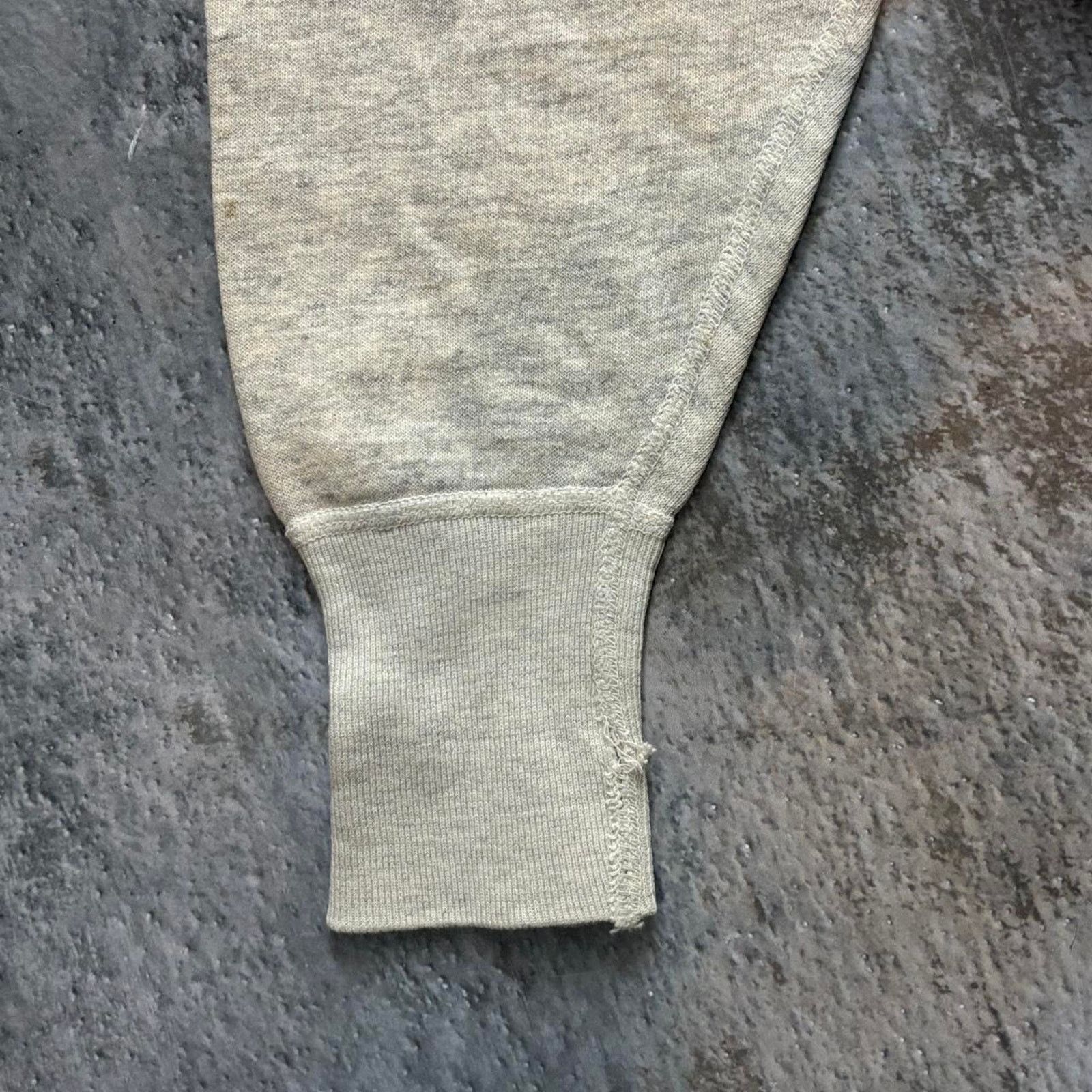 Vintage Vintage 50s Single V Sweatshirt. Nursing Sweatshirt. Gray Size US S / EU 44-46 / 1 - 5 Thumbnail