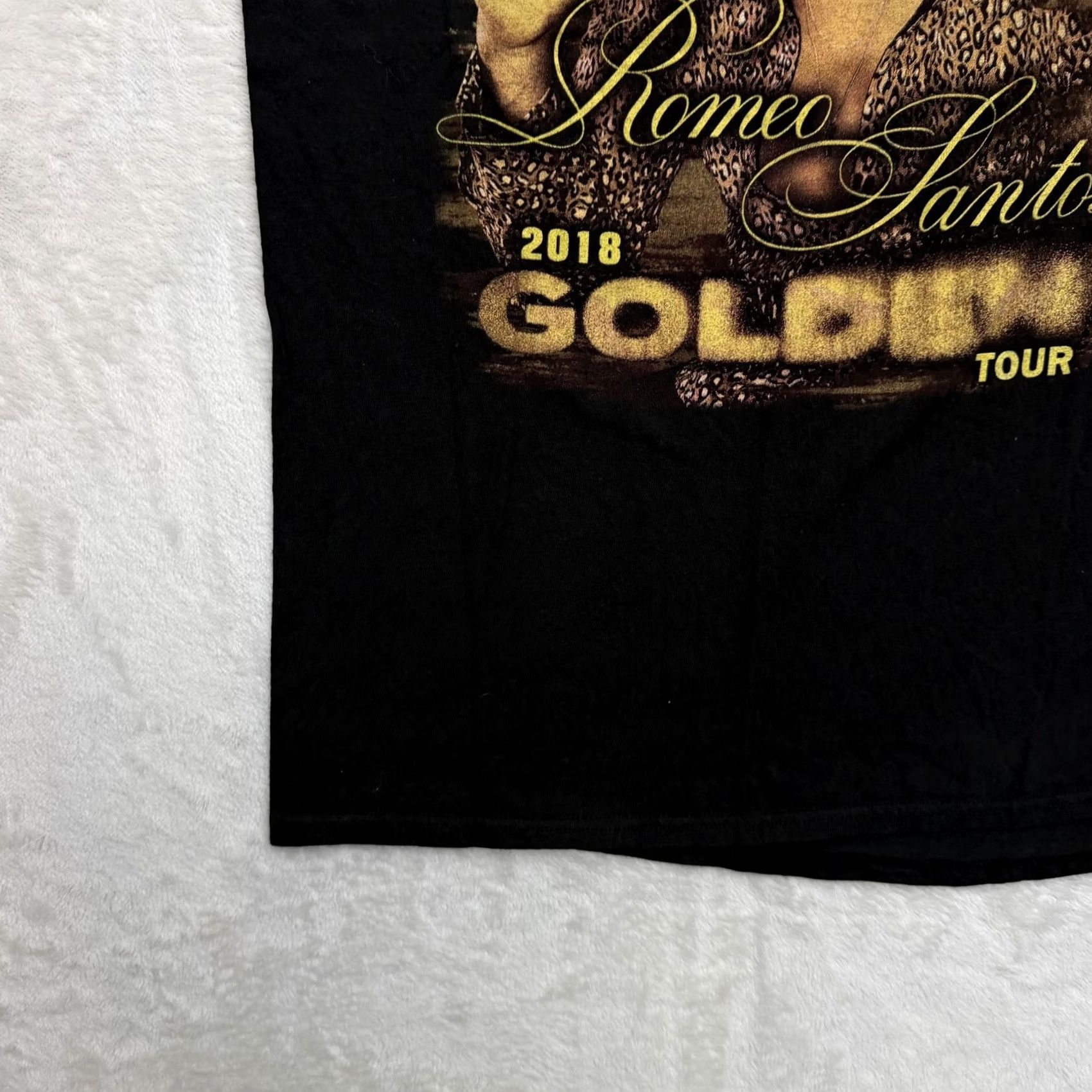 Vintage Romeo Santos Golden Tour 2018 Shirt Mens Medium Black Delta Pro Weight Concert Shirt Size US M / EU 48-50 / 2 - 7 Thumbnail