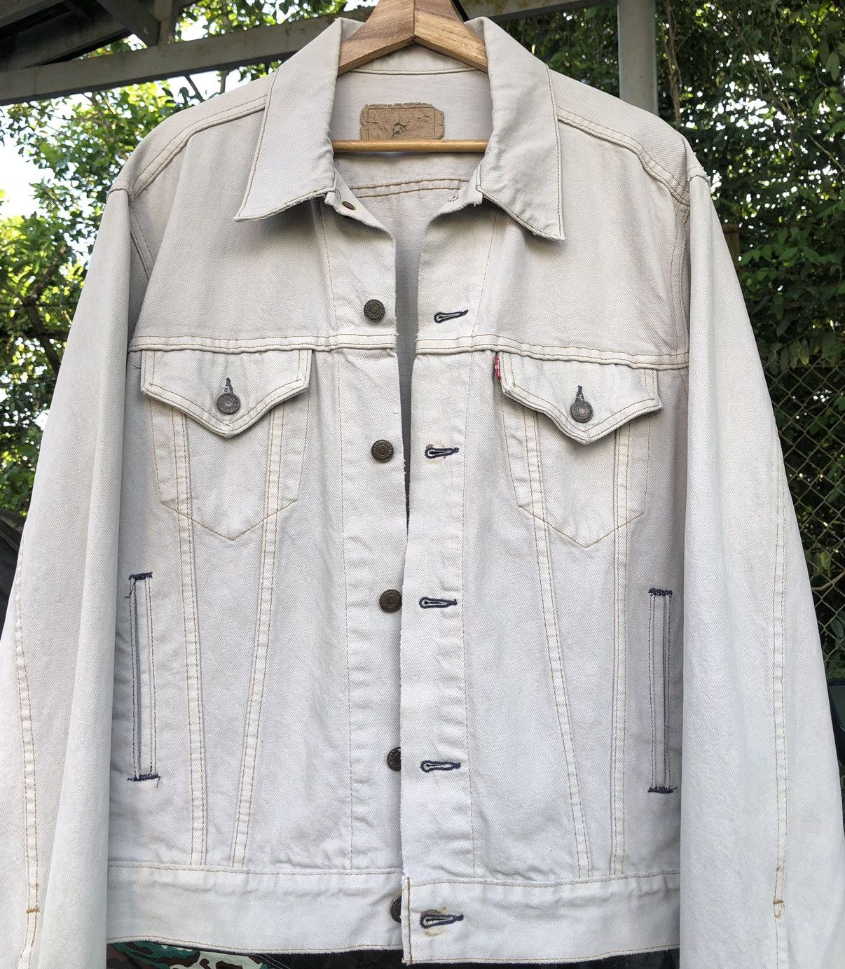 Levi's Vintage Clothing Vintage 1970s Levi's Denim Trucker Jacket Made in U. S. A 🇺🇸 Size US L / EU 52-54 / 3 - 3 Thumbnail