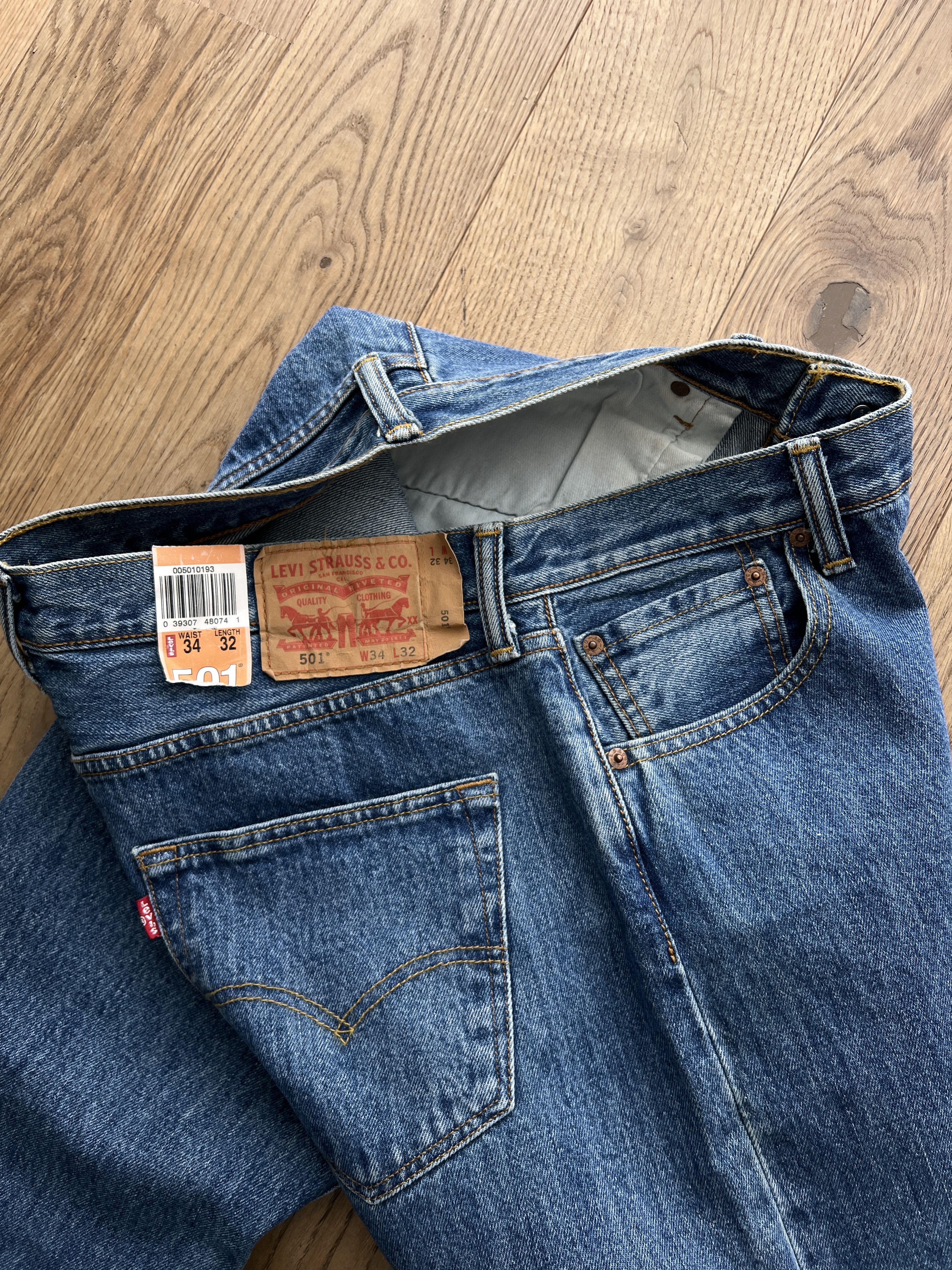 Levi's New! Levis 501 croped retro navy blue y2k denim vintage boxy Size US 34 / EU 50 - 14 Thumbnail