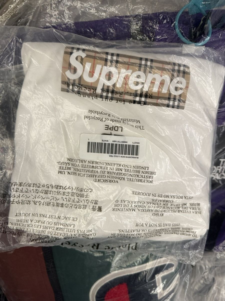 Burberry Supreme Burberry white box logo tee T-shirt Size US L / EU 52-54 / 3 - 1 Thumbnail