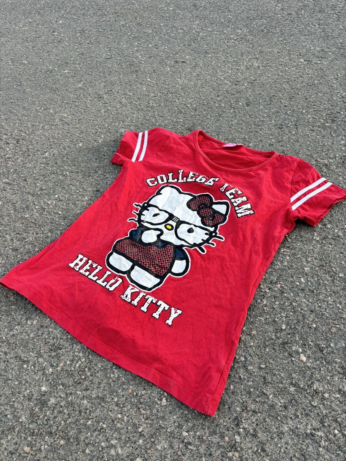 Anime × Cartoon Network × Vintage Vintage Hello Kitty college team tee Size S / US 4 / IT 40 - 1 Thumbnail