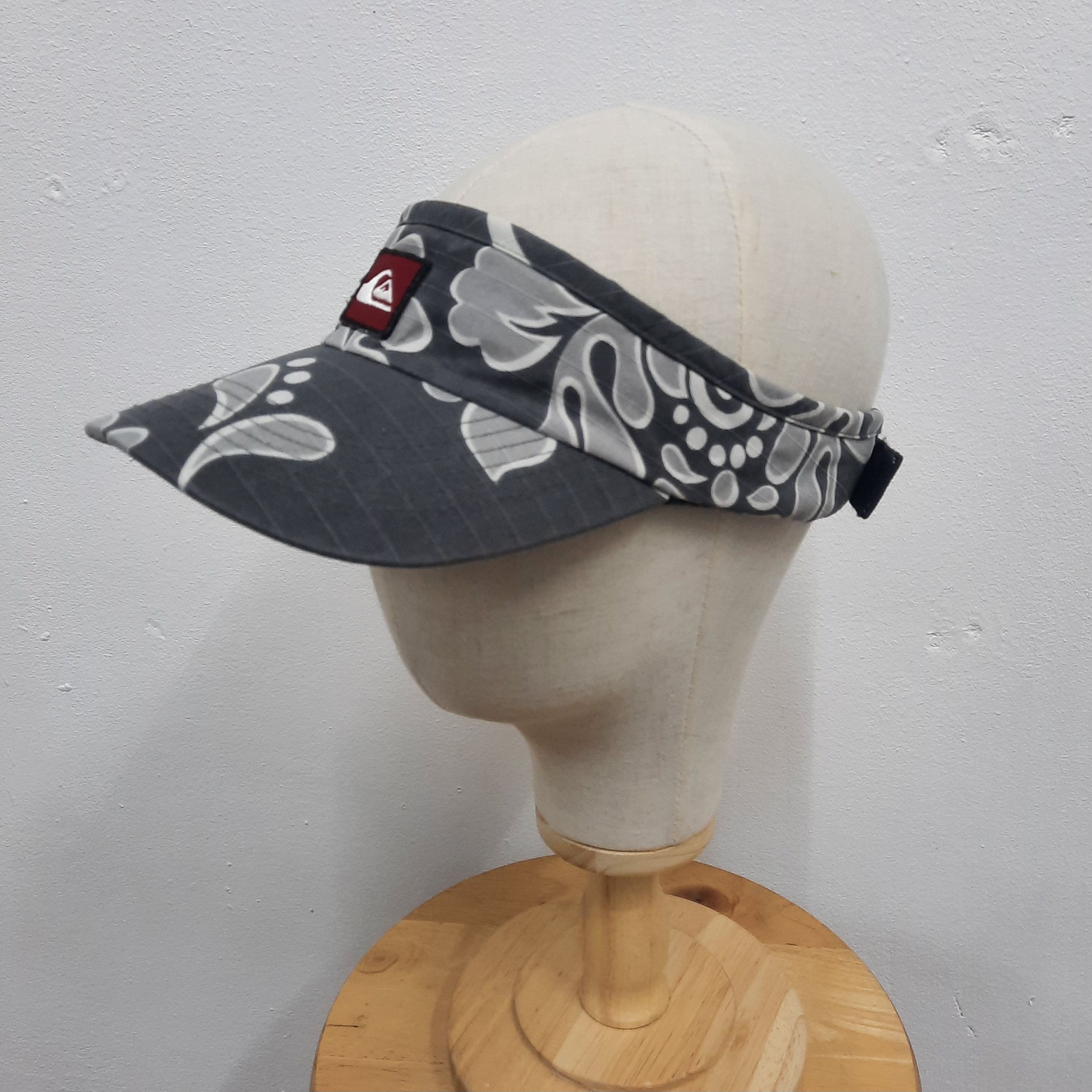 Quiksilver 🏝️ Vintage quiksilver floral design visor cap Size ONE SIZE - 2 Thumbnail