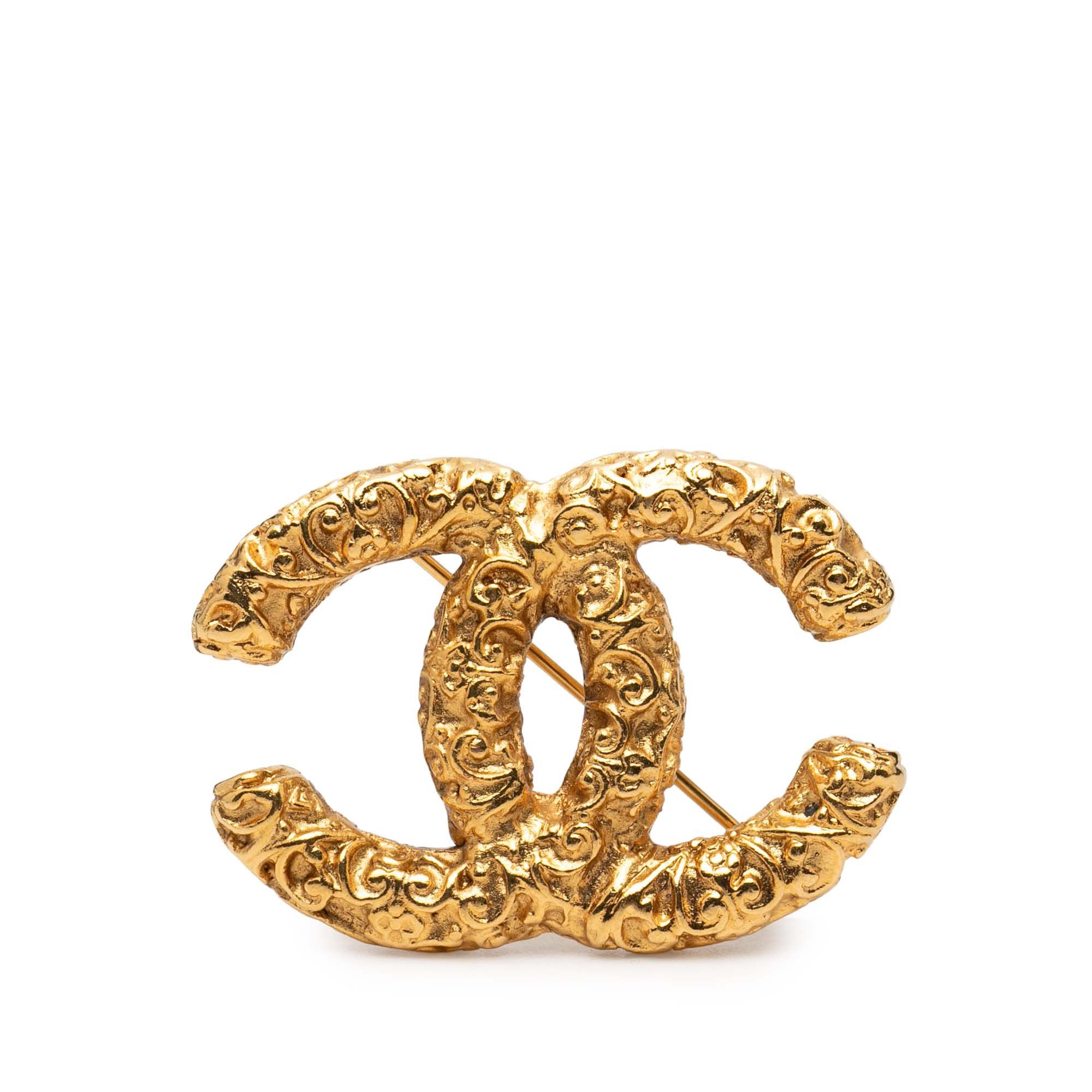Chanel Chanel CC Gold Plated Baroque Embossed Logo Brooch Size ONE SIZE - 1 Thumbnail