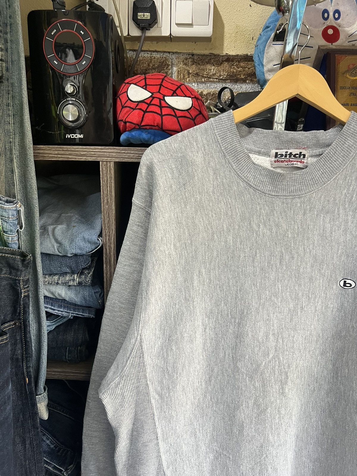 Girl Skateboards 🔥Vintage Bitch Skateboards Crewneck Sweatshirt Size US L / EU 52-54 / 3 - 3 Thumbnail