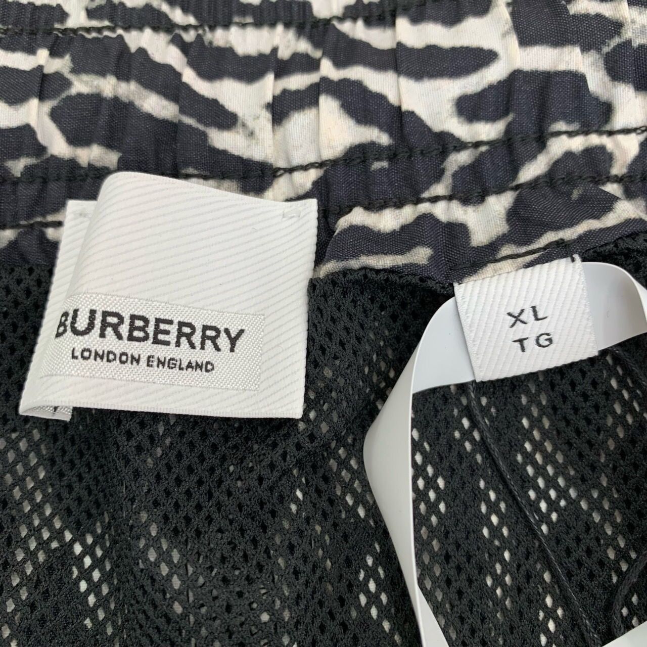 Burberry Burberry Zebra Print Swim Shorts XL New With Tag Polyamide B Size US 40 / EU 56 - 2 Thumbnail