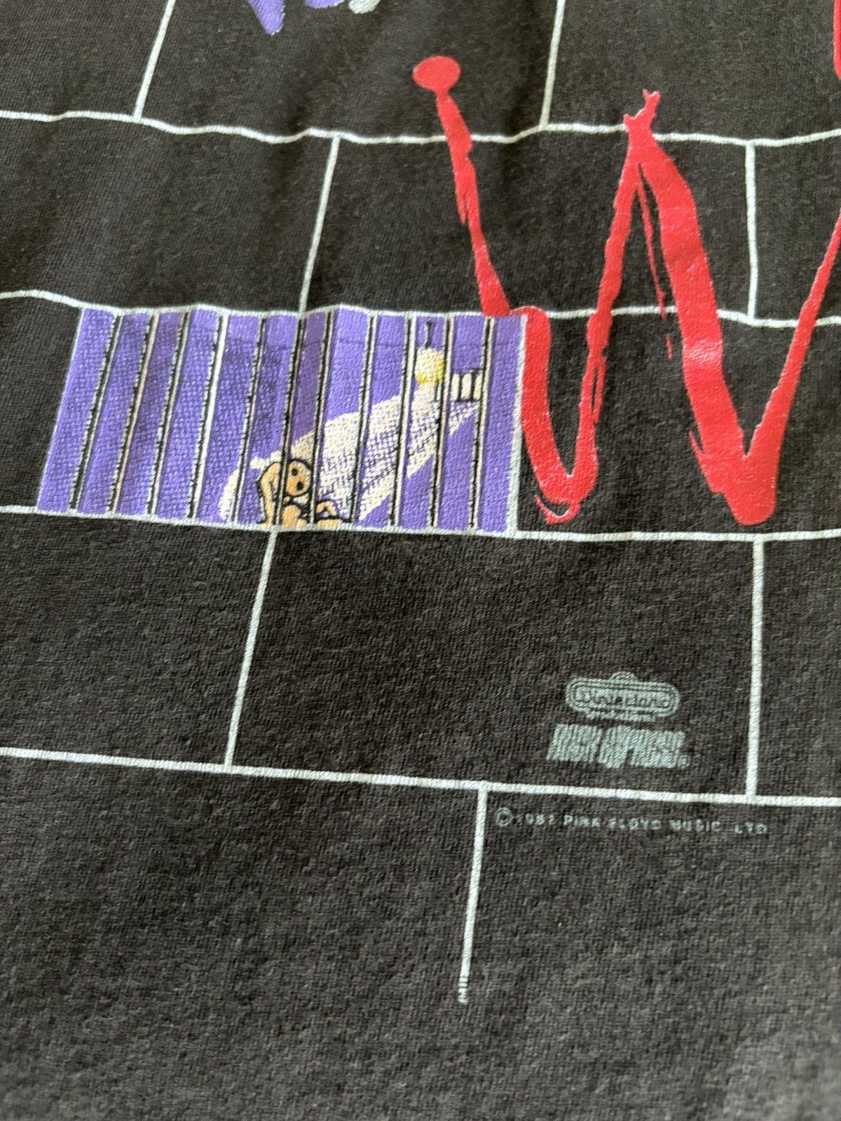 Band Tees × Vintage Vintage 1982 Pink Floyd The Wall All Over Print Size US XL / EU 56 / 4 - 5 Thumbnail