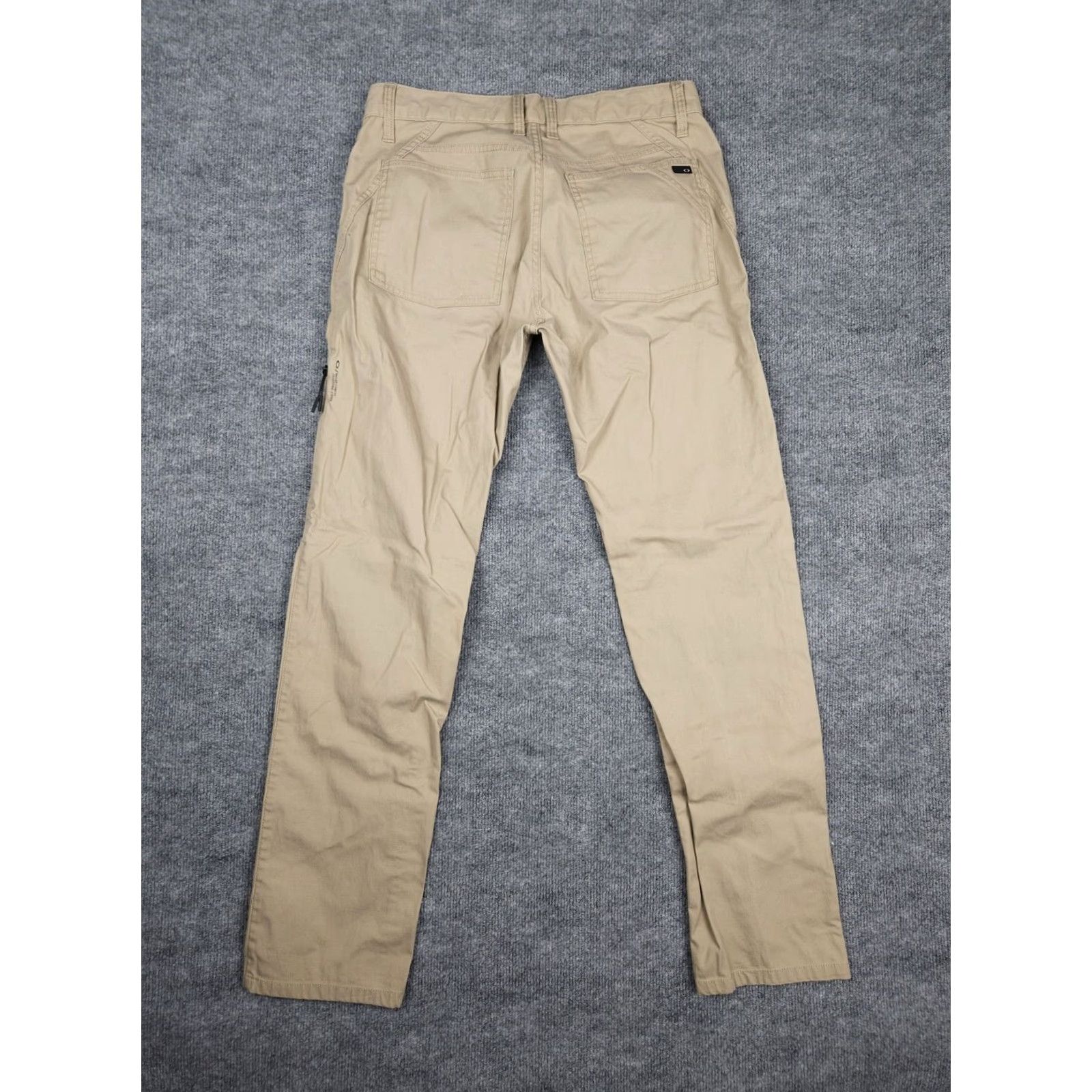 Oakley VINTAGE Oakley Pants Mens 32 x 32 Beige Zip Pocket Cargo Slim Straight cargo pants mens 30 inseam straight beige Oakley Urban Utility Pants Mens Size US 30 / EU 46 - 2 Thumbnail