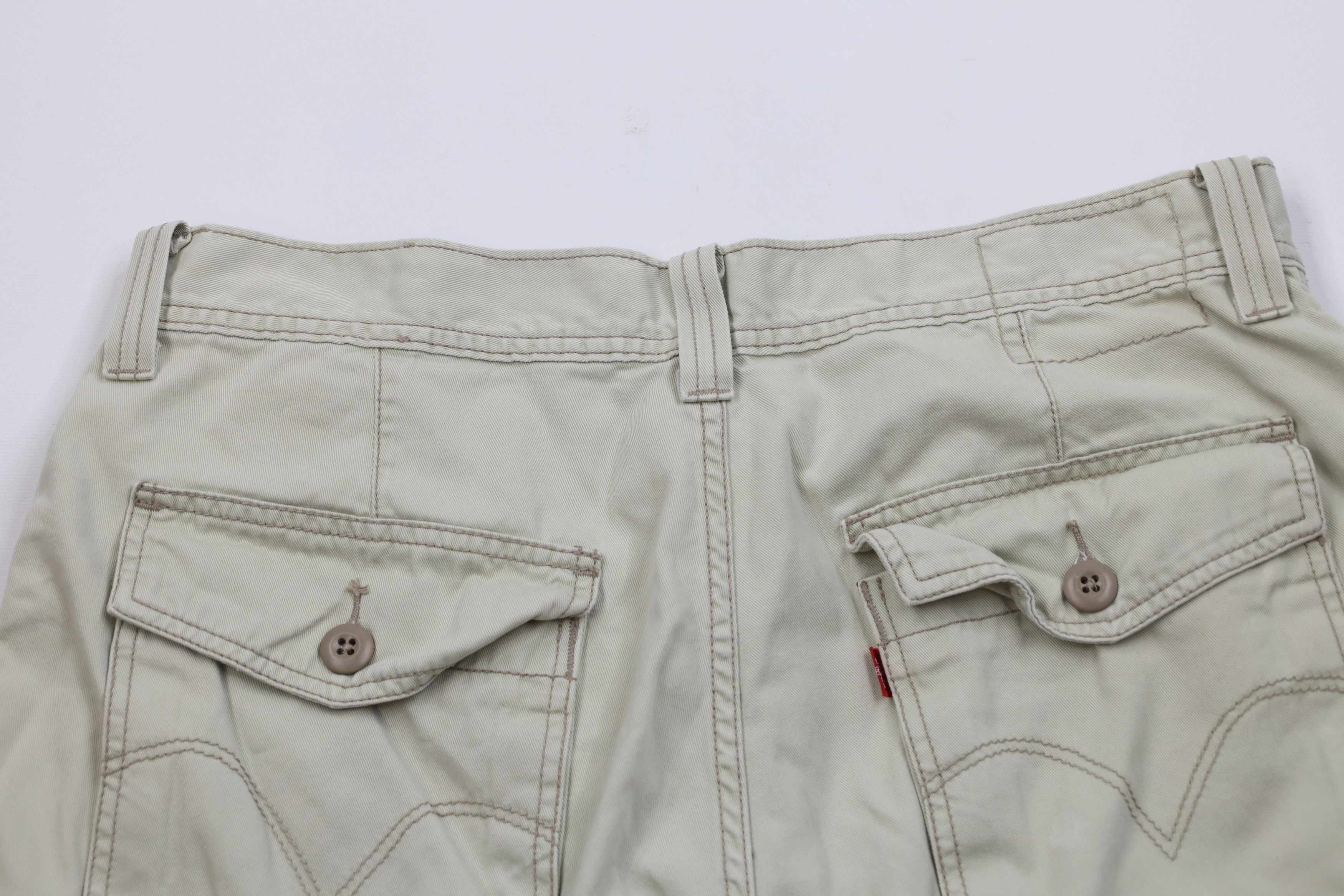 Levi's Vintage Y2K 2006 Levis Baggy Fit Cargo Shorts Beige Cotton Size US 36 / EU 52 - 13 Thumbnail