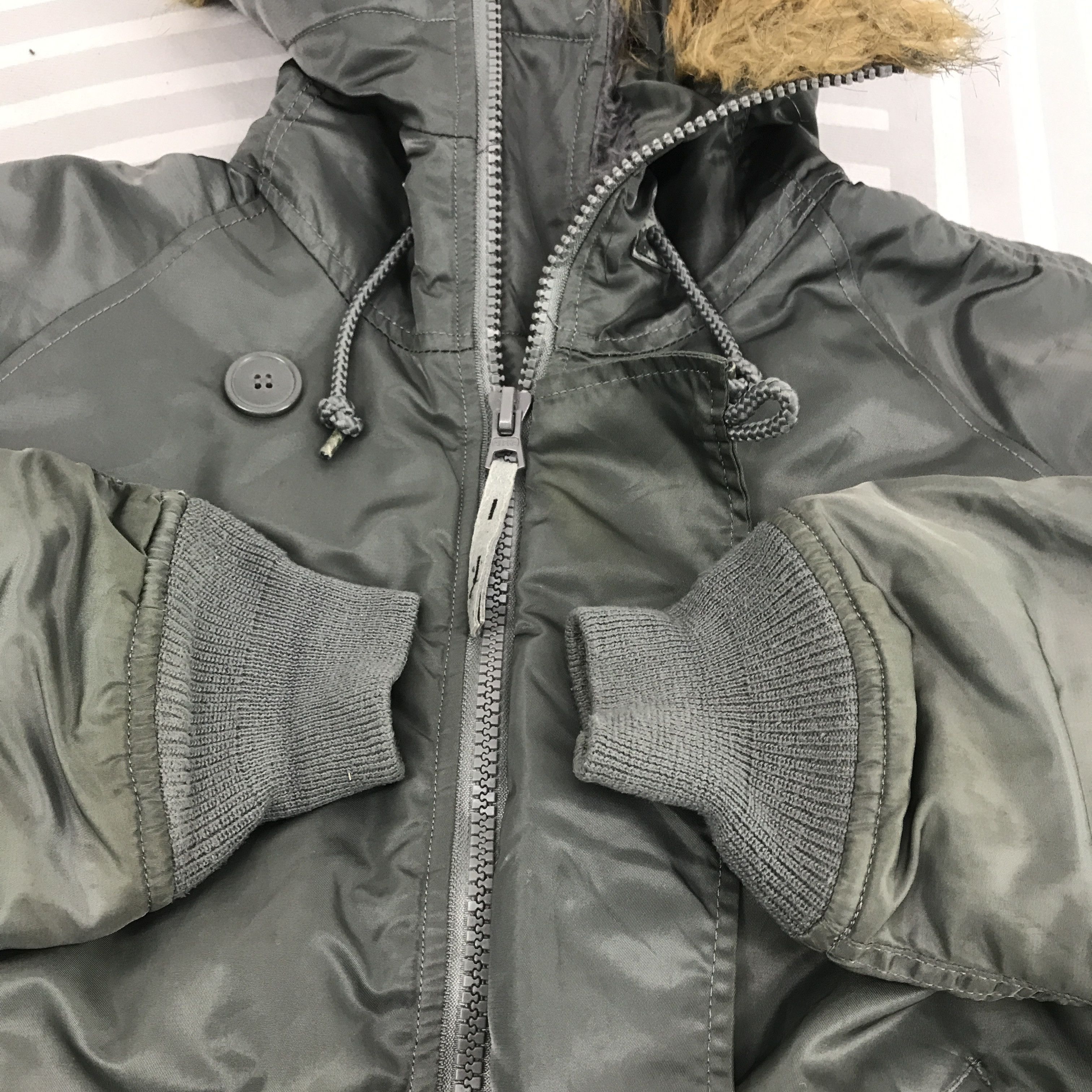 Alpha Industries Vtg Alpha industries Bomber military style fur hoodie jacket Size US L / EU 52-54 / 3 - 6 Thumbnail