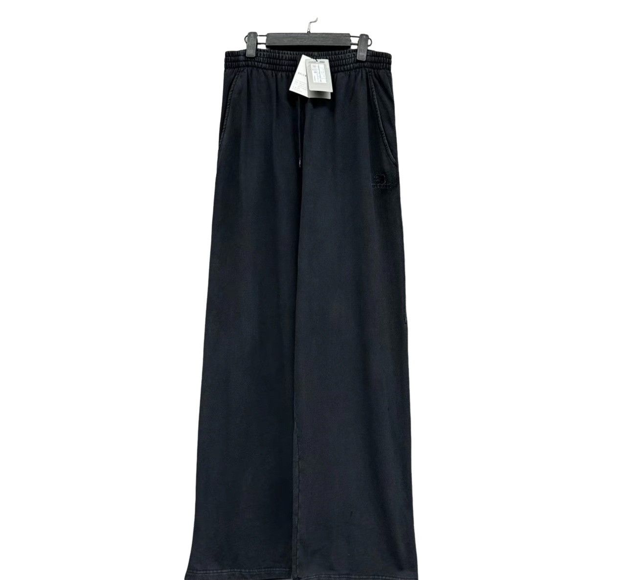 Balenciaga Balenciaga Washed Logo Sweatpants Size L Size US 34 / EU 50 - 1 Thumbnail