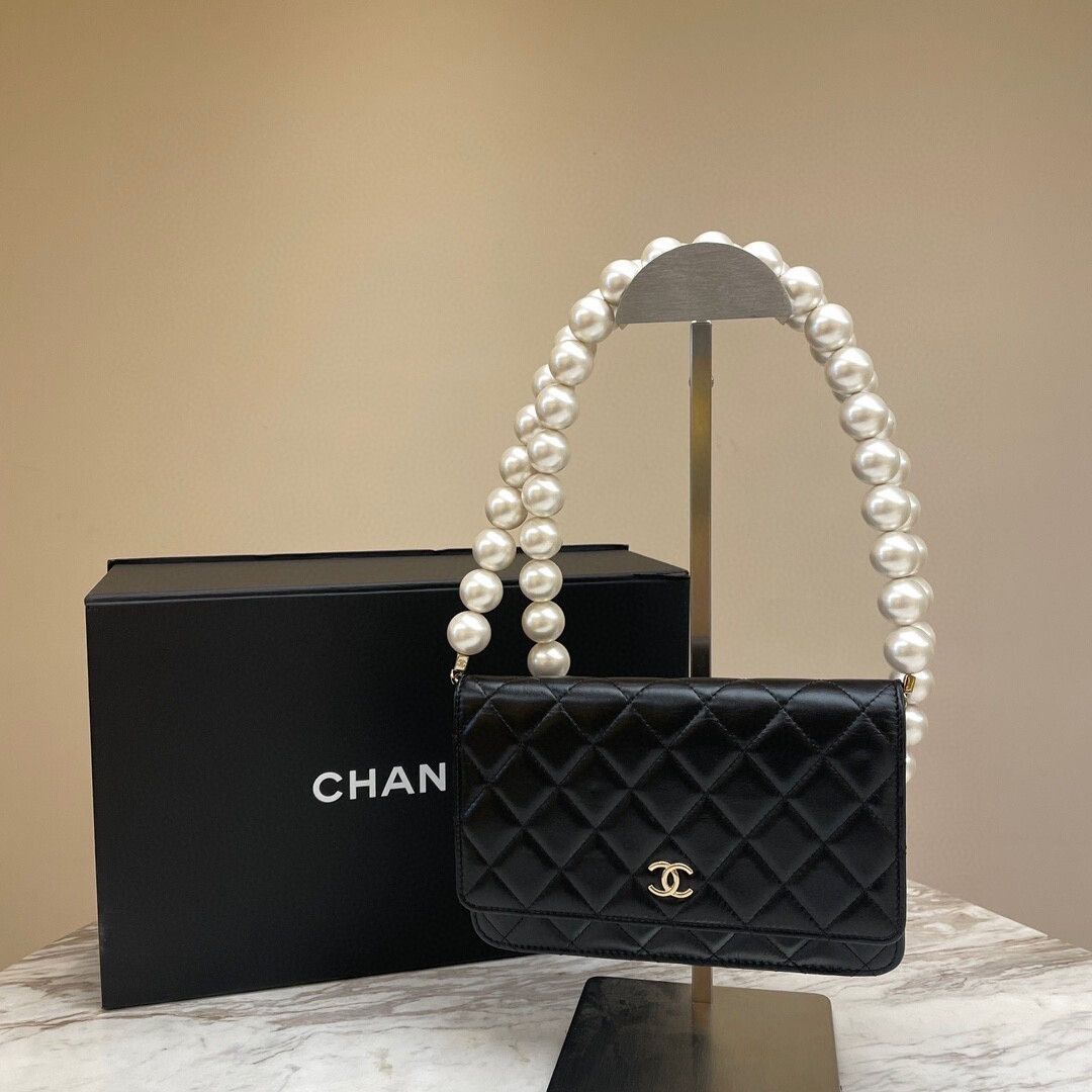 Chanel Pre-loved Bag Very good condition Size ONE SIZE - 1 Thumbnail