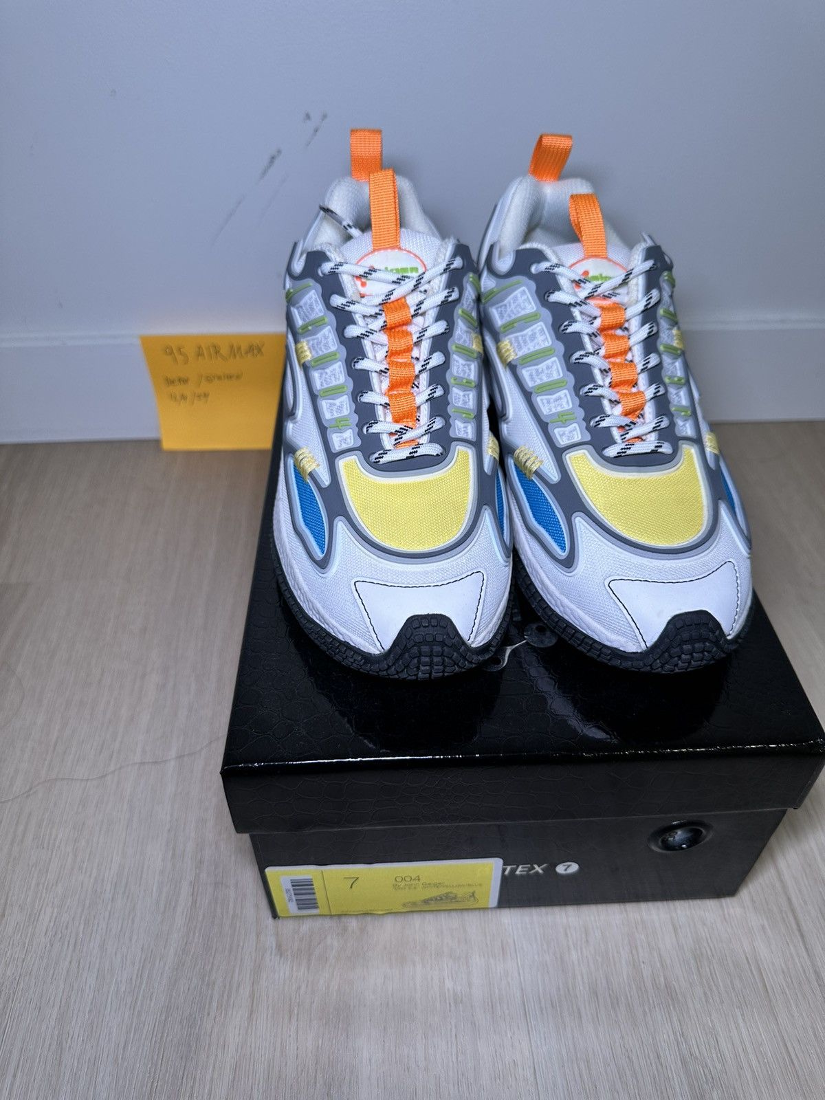 John Geiger John Geiger 004 “Dry Ice” Size US 7 / EU 40 - 6 Thumbnail