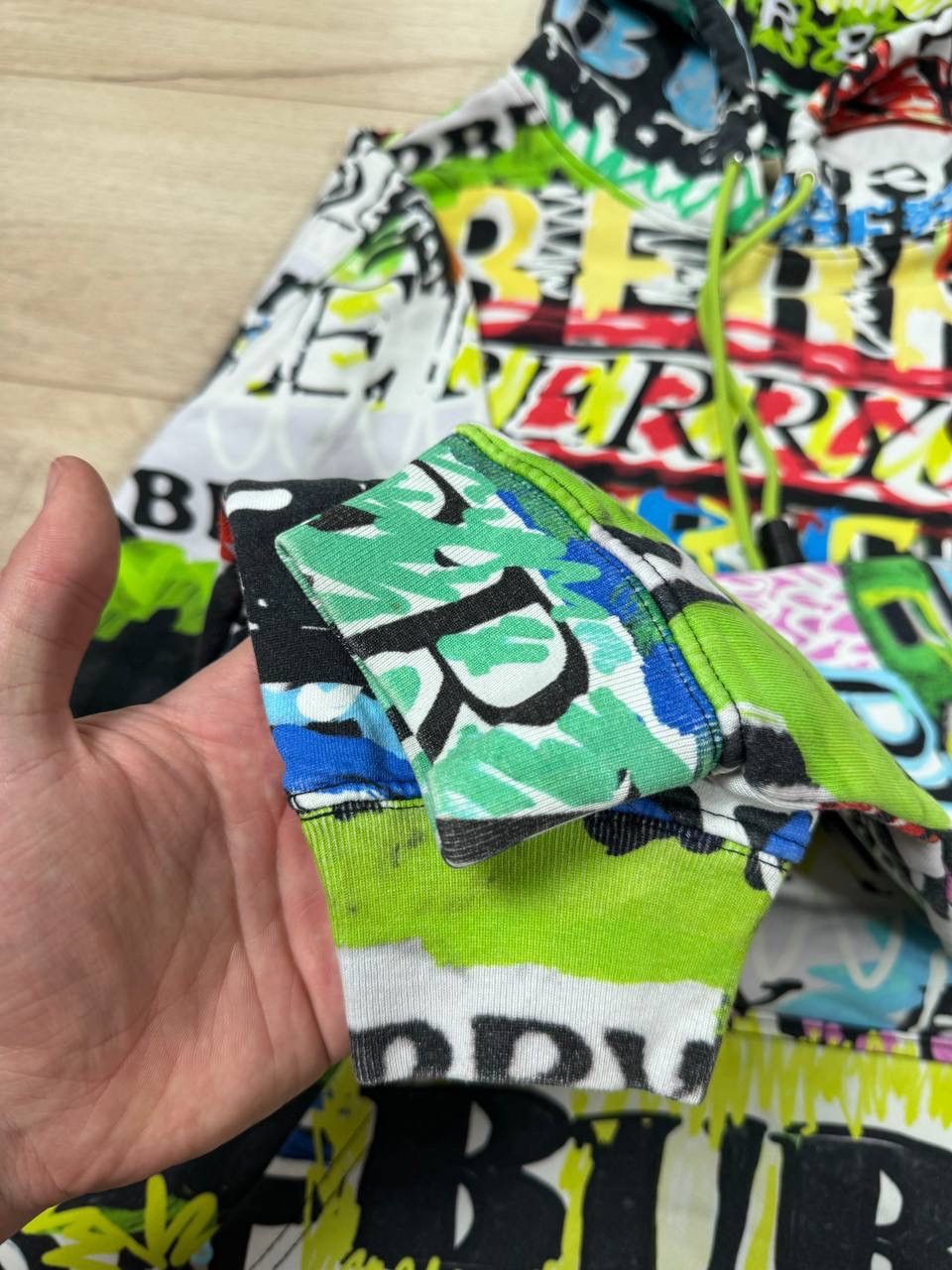 Burberry Burberry Graffiti Logo Print Hoodie Multicolor Sweatshirt S Size US S / EU 44-46 / 1 - 3 Thumbnail