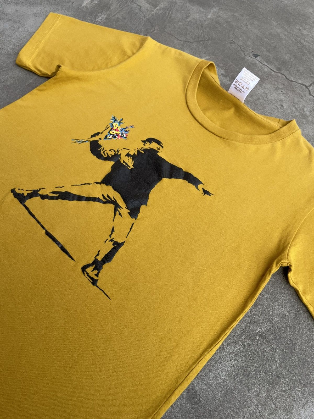 Other Banksy, Flower Thrower (2003) Slim Mustard T-Shirt Size US S / EU 44-46 / 1 - 9 Thumbnail