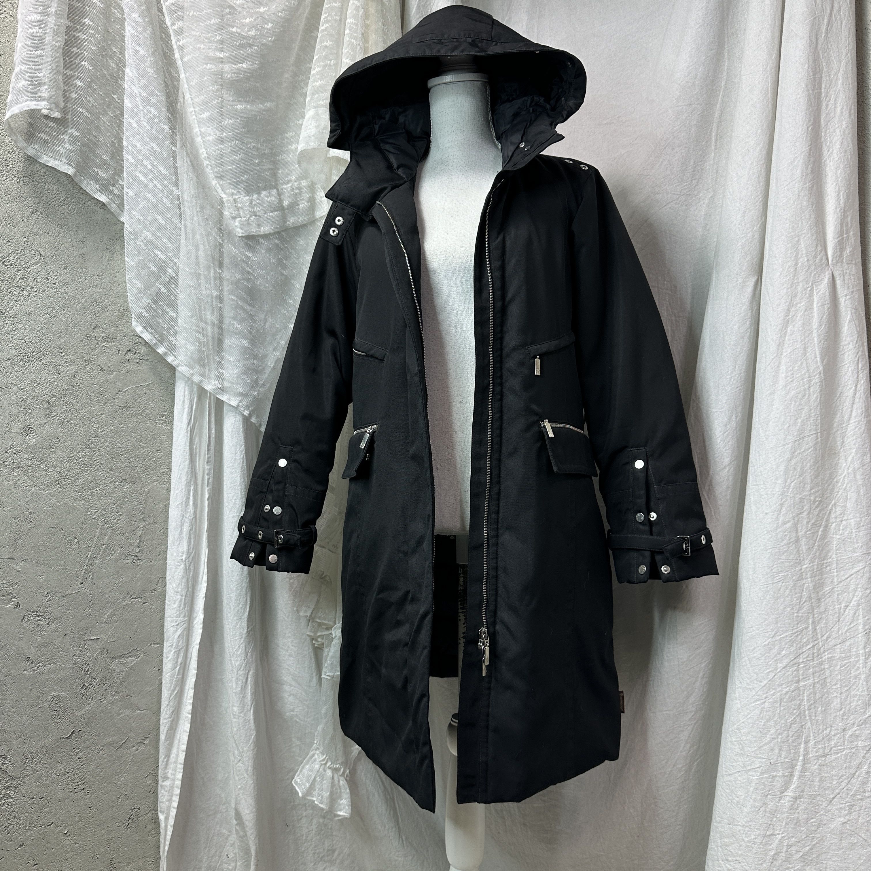 Moncler Vintage Outdoor Women's Moncler Down Coat Y2K Size M / US 6-8 / IT 42-44 - 10 Thumbnail