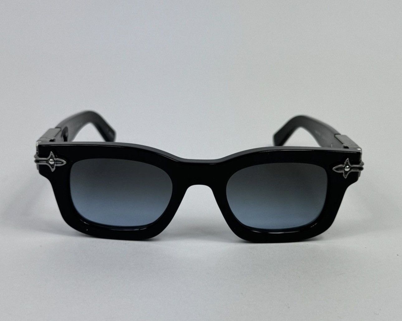 Louis Vuitton PHARRELL WILLIAMS LV WESTERN TURQUOISE ARABESQUE SUNGLASSES Size ONE SIZE - 2 Thumbnail